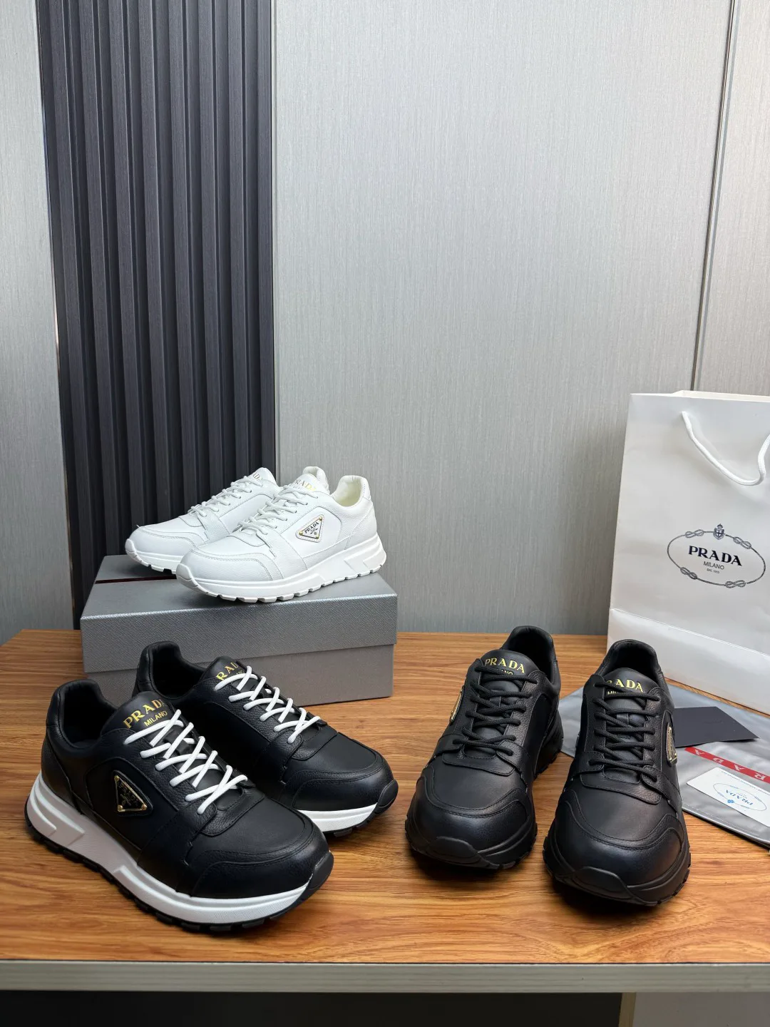 Men's Sneakers PRADA 18039813