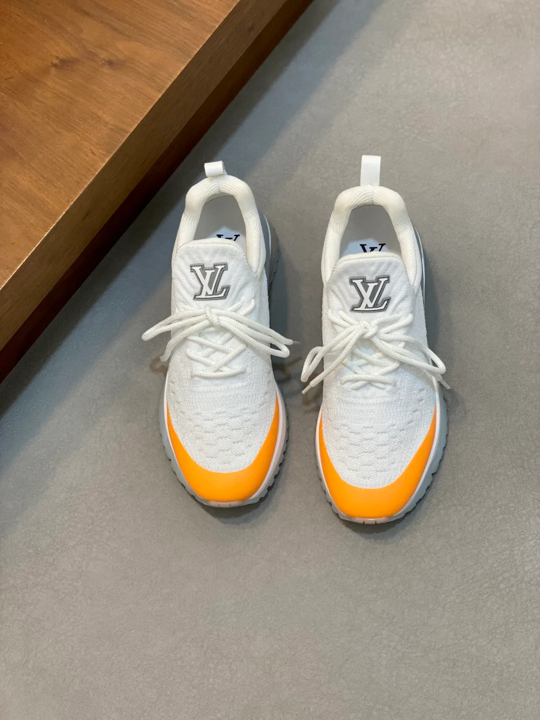 Men's Sneakers LOUIS VUITTON 18078943