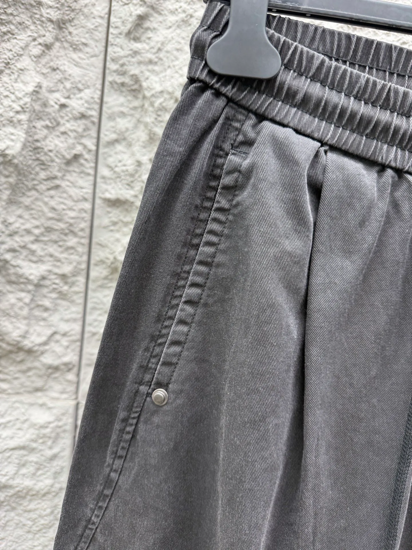 Men's Trousers MAISON MARGIELA 17065770