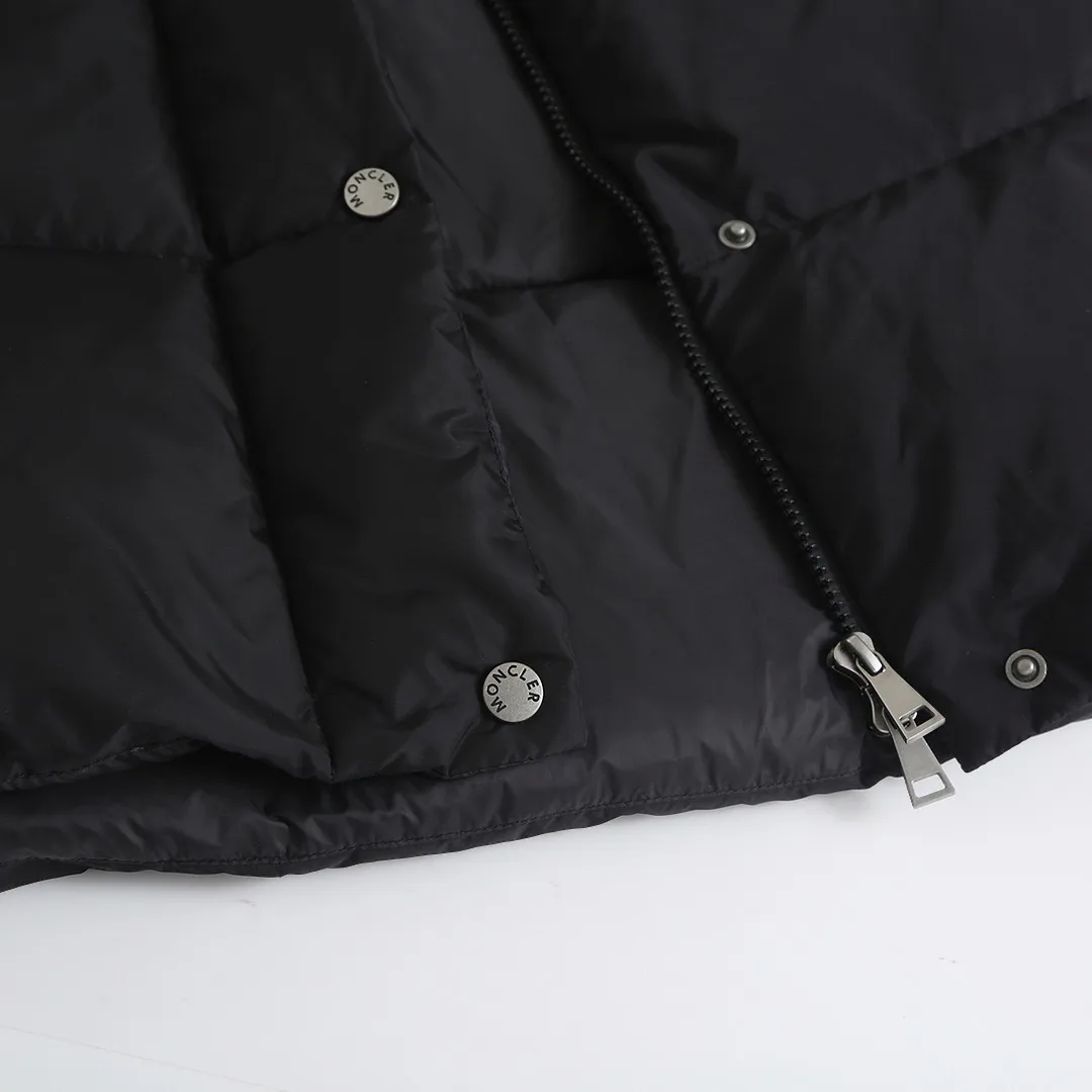 Women's Vests MONCLER 18347402