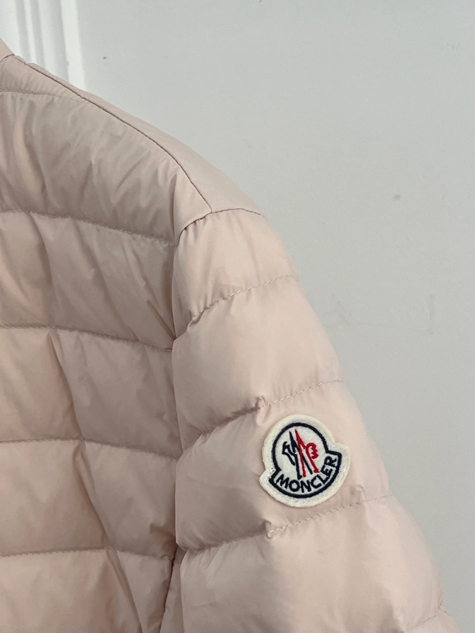 Women's Jackets And Down Jackets MONCLER 18416163