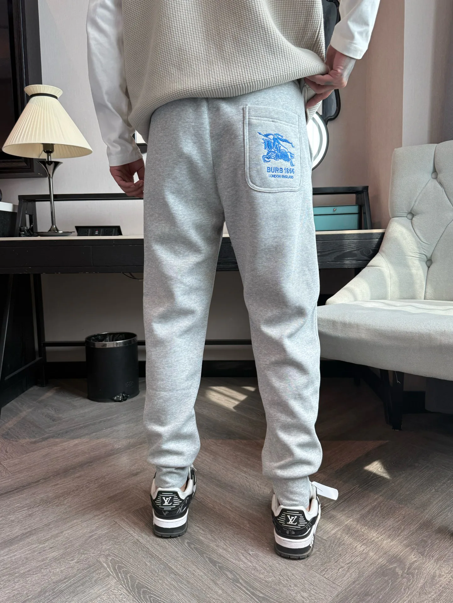 Men's Trousers BURBERRY 18499685