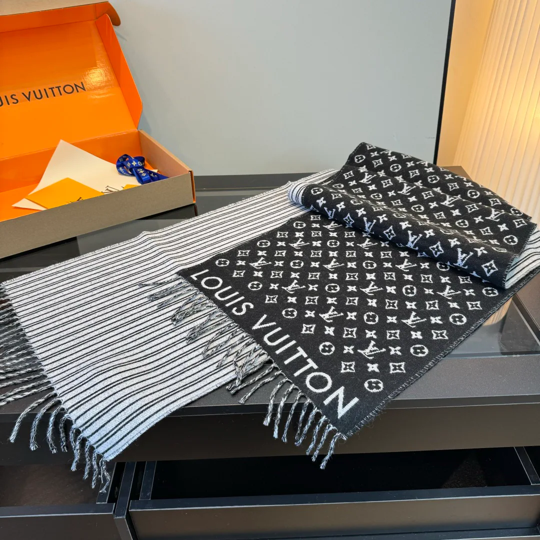 Scarves LOUIS VUITTON 18003240