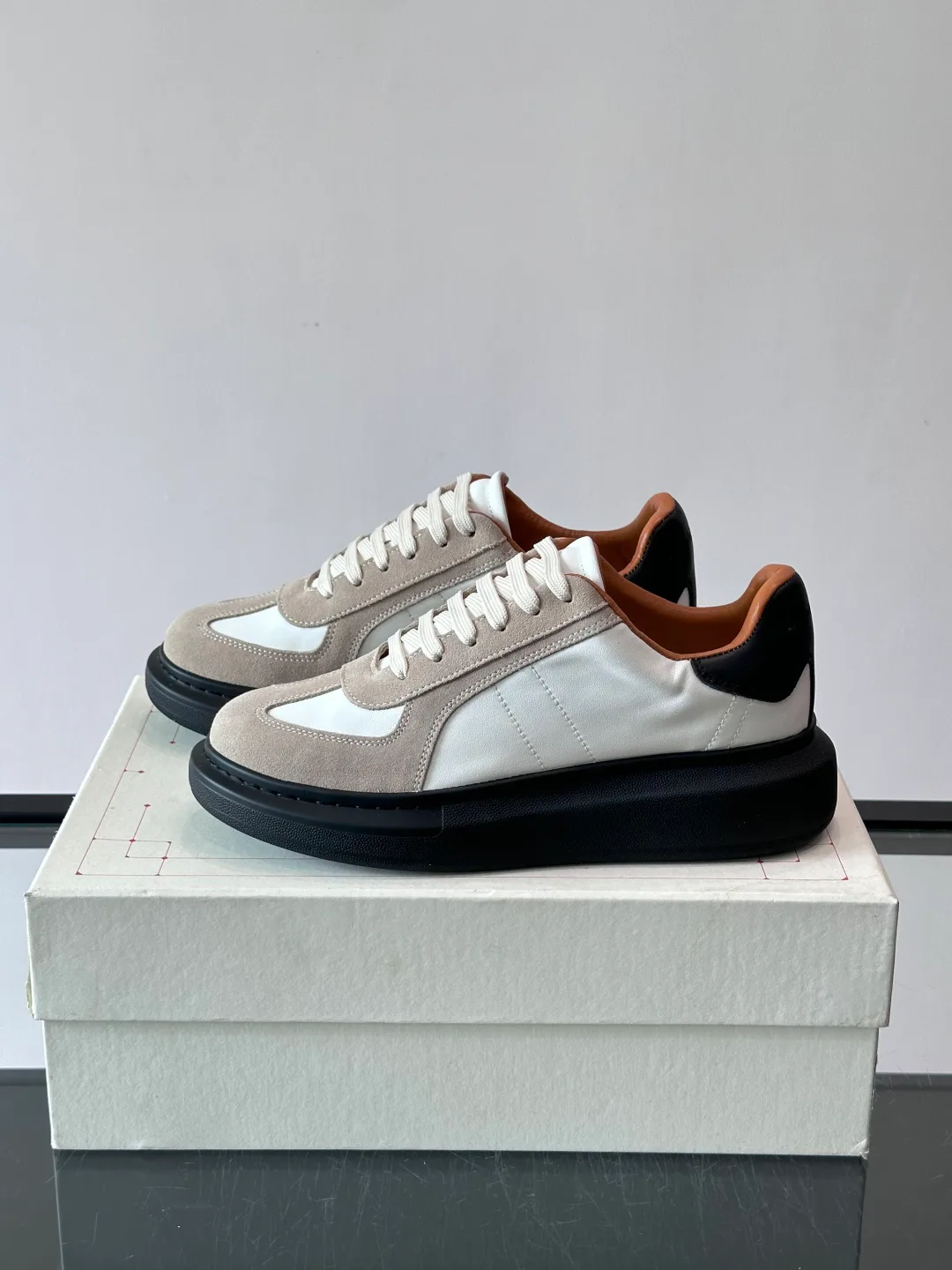 Women's Sneakers ALEXANDER MCQUEEN 17328777
