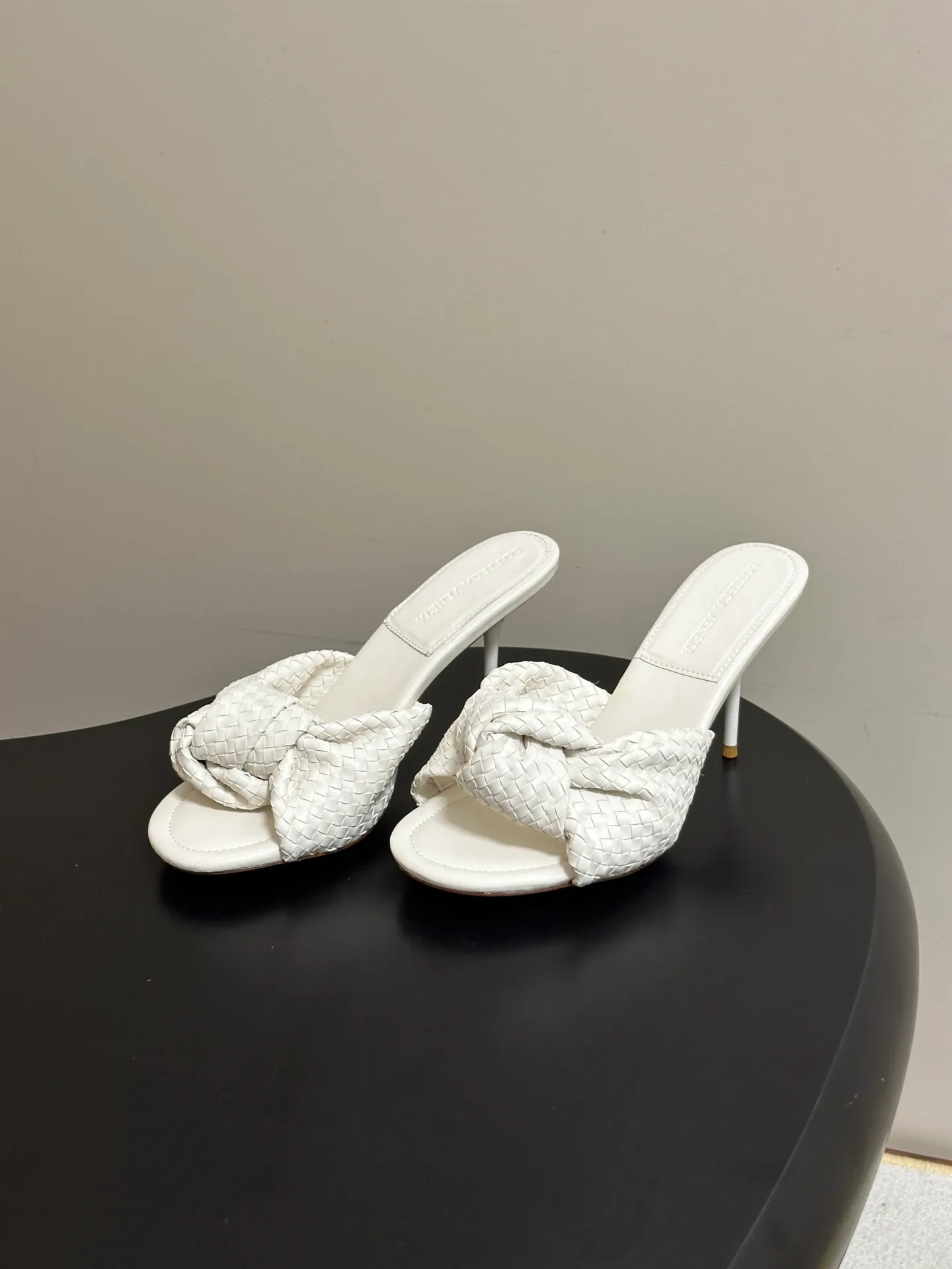Women's Mules And Clogs BOTTEGA VENETA 17480732