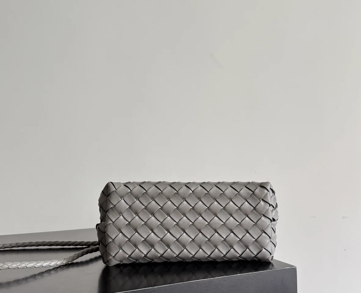 Women's Classic Handbags BOTTEGA VENETA 17792057