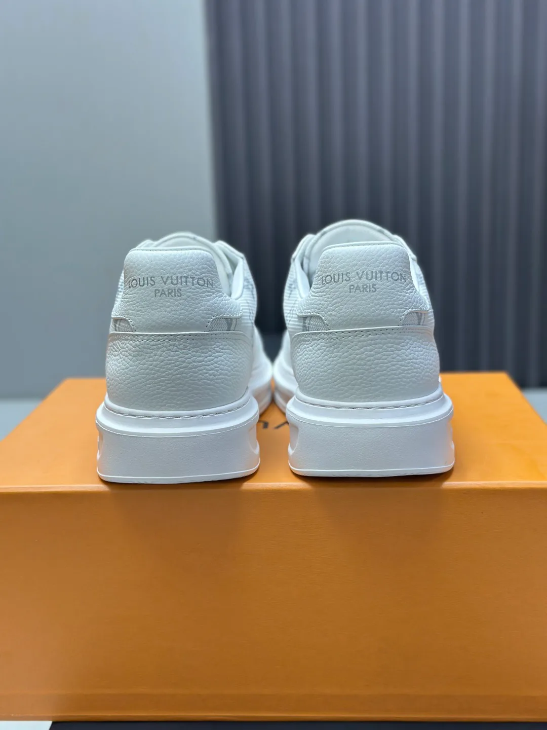 Men's Sneakers LOUIS VUITTON 17759494