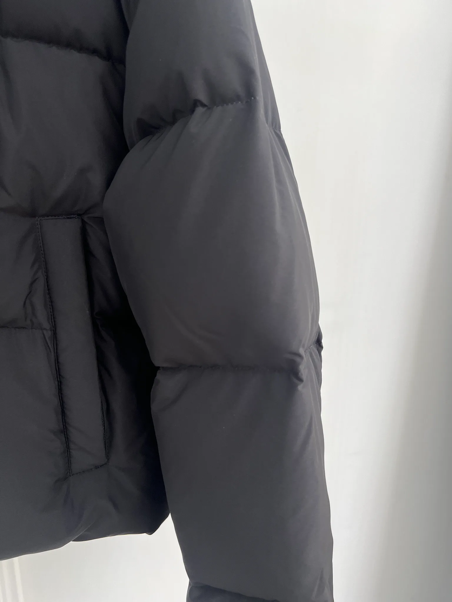 Women's Jackets And Down Jackets PRADA 17904158