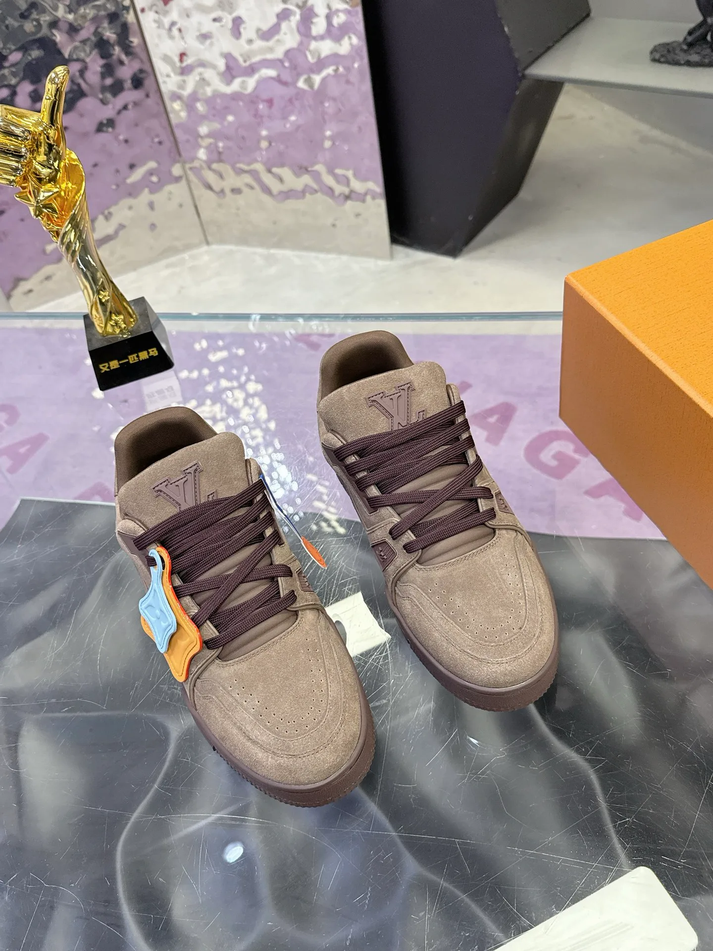 Women's Sneakers LOUIS VUITTON 17530411