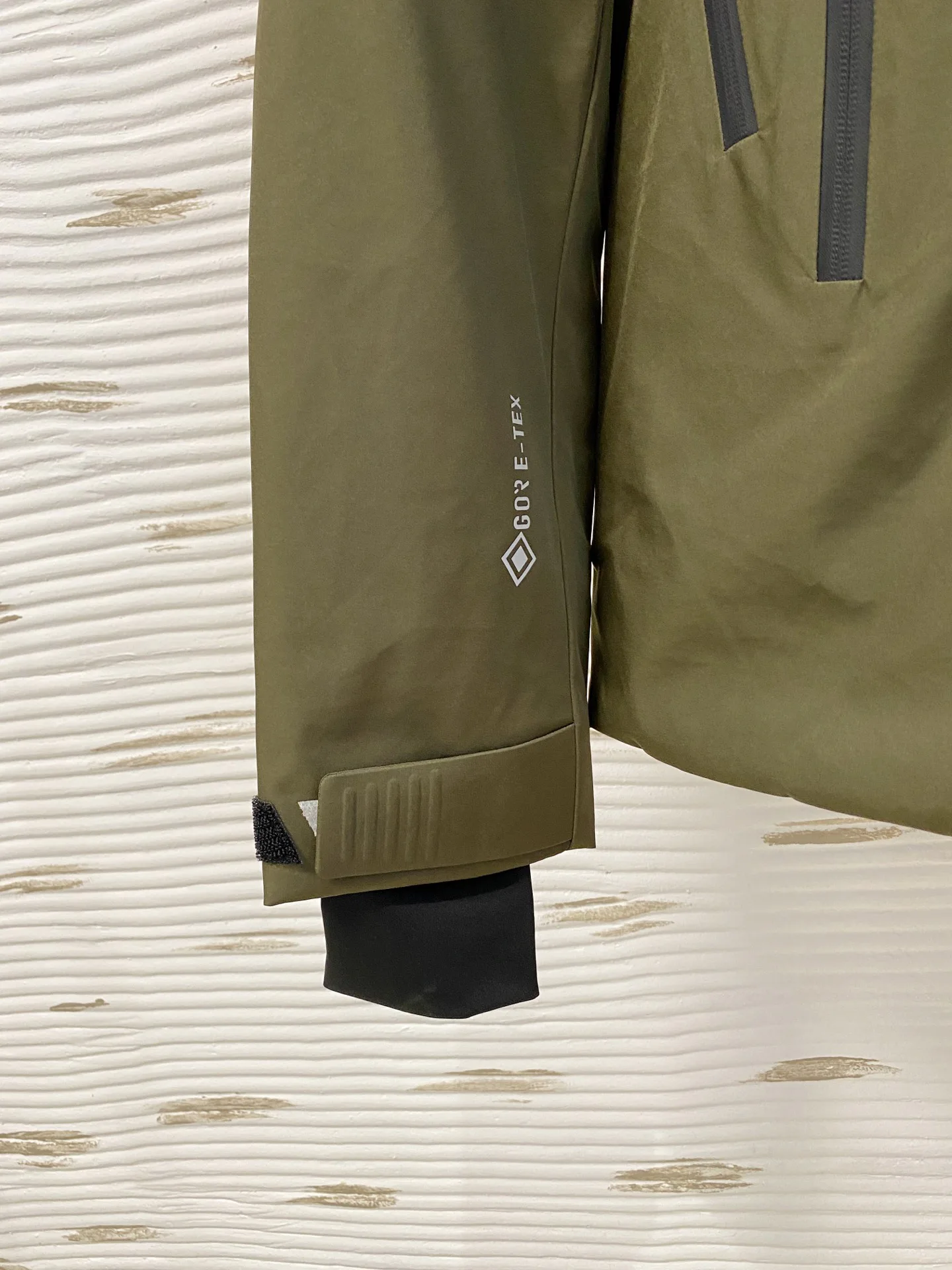 Men's Jackets And Down Jackets MONCLER 18029196