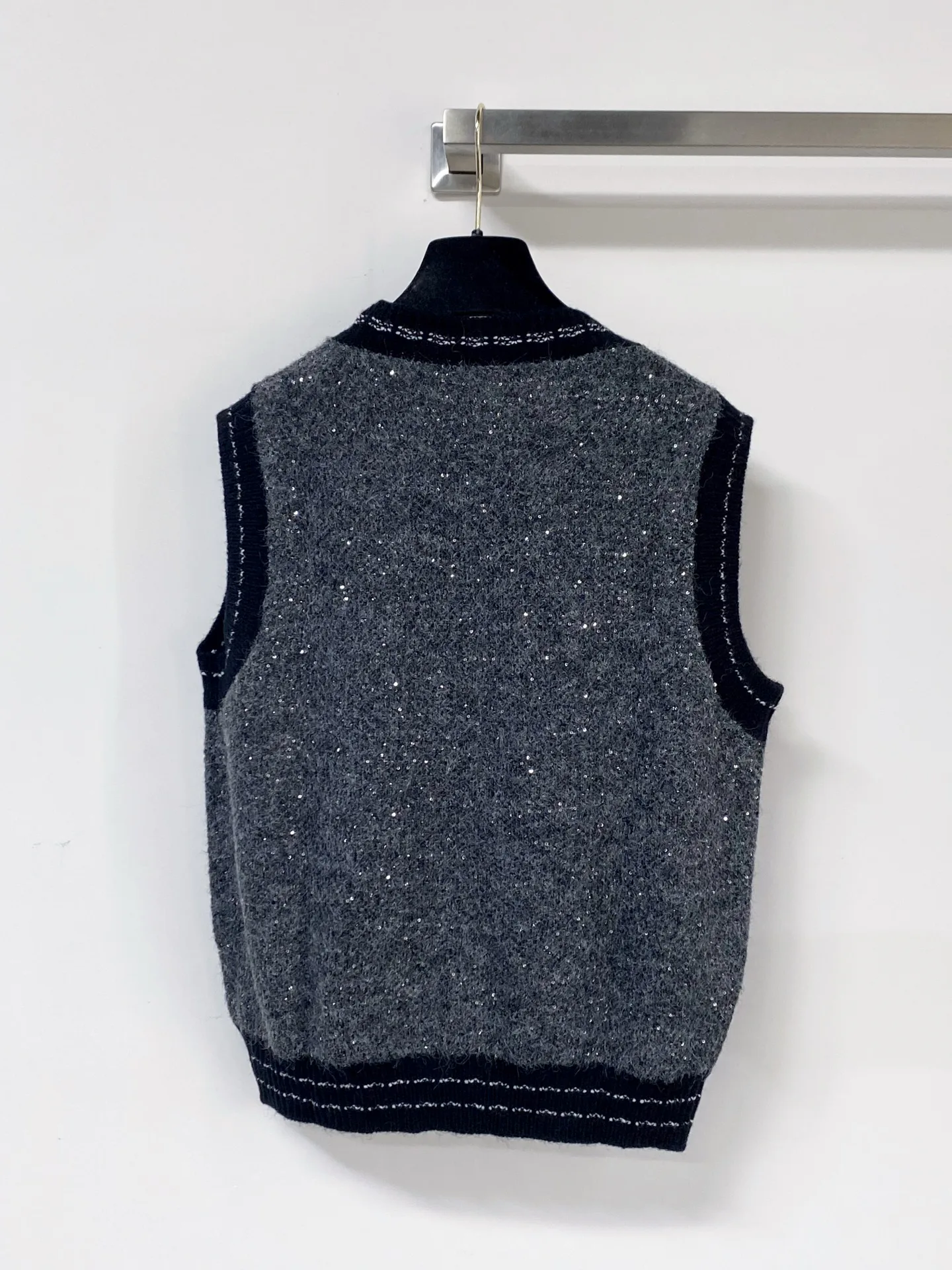 Women's Vests CHANEL 18031374