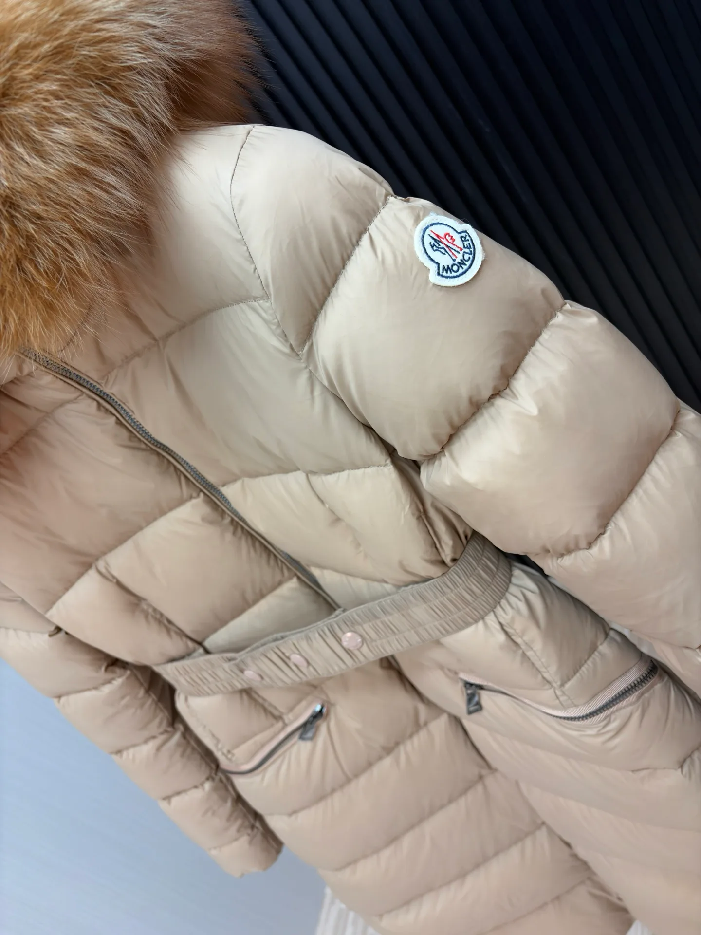 Women's Jackets And Down Jackets MONCLER 17926541