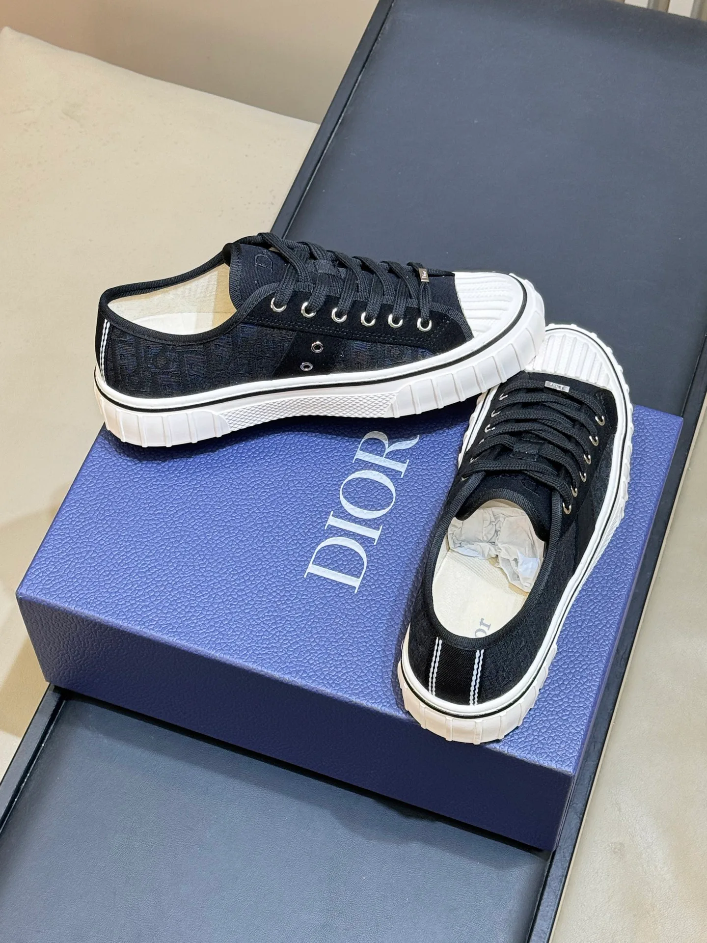 Women's Sneakers CHRISTIAN DIOR 17915341
