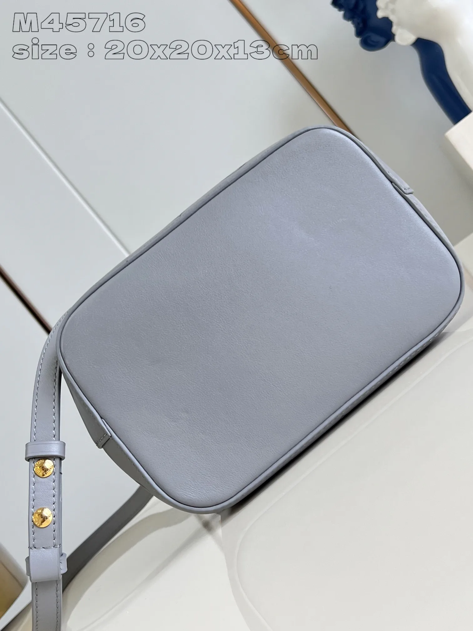 Women's Classic Handbags LOUIS VUITTON 18227601