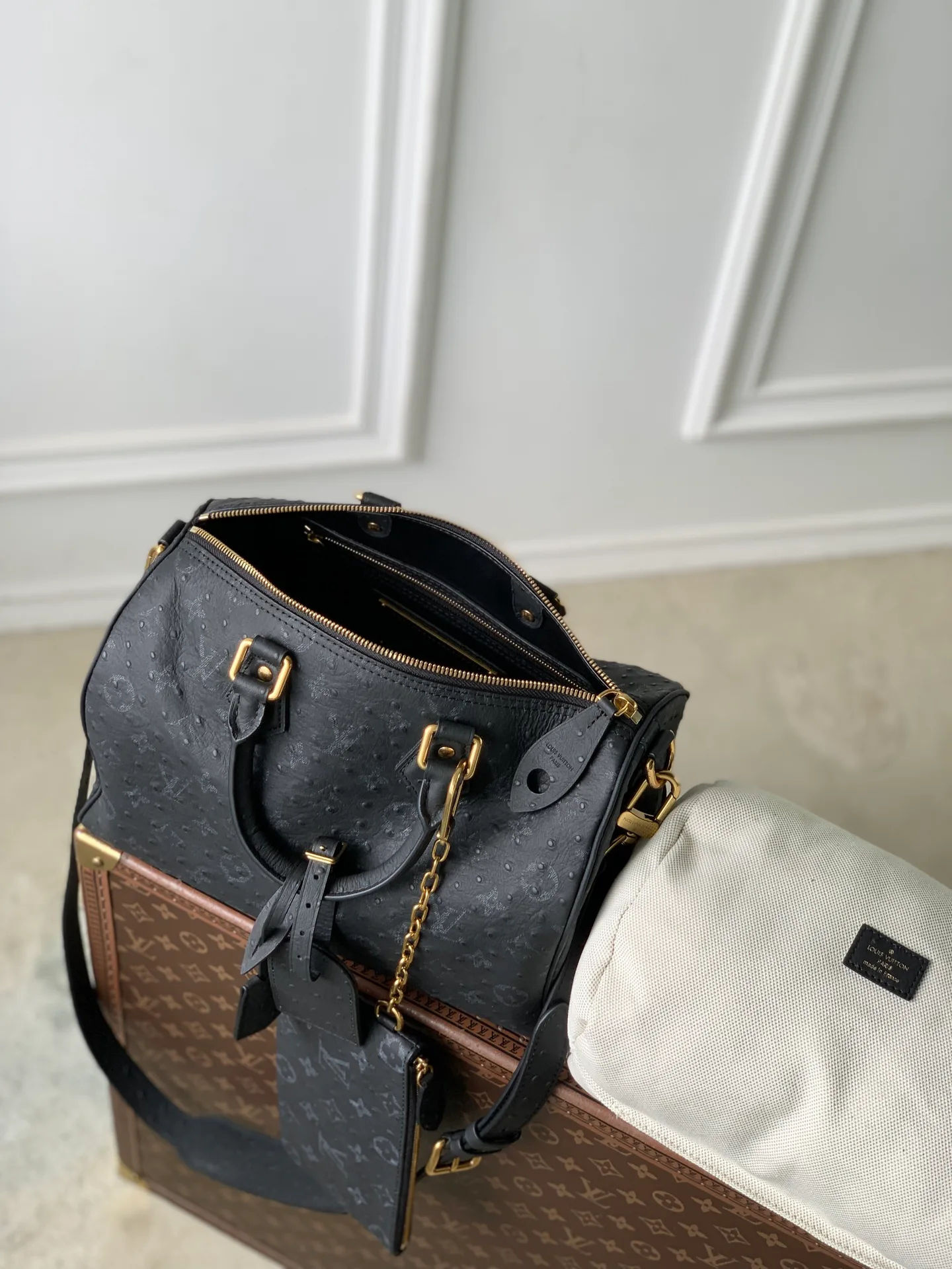 Women's Classic Handbags LOUIS VUITTON 18147440