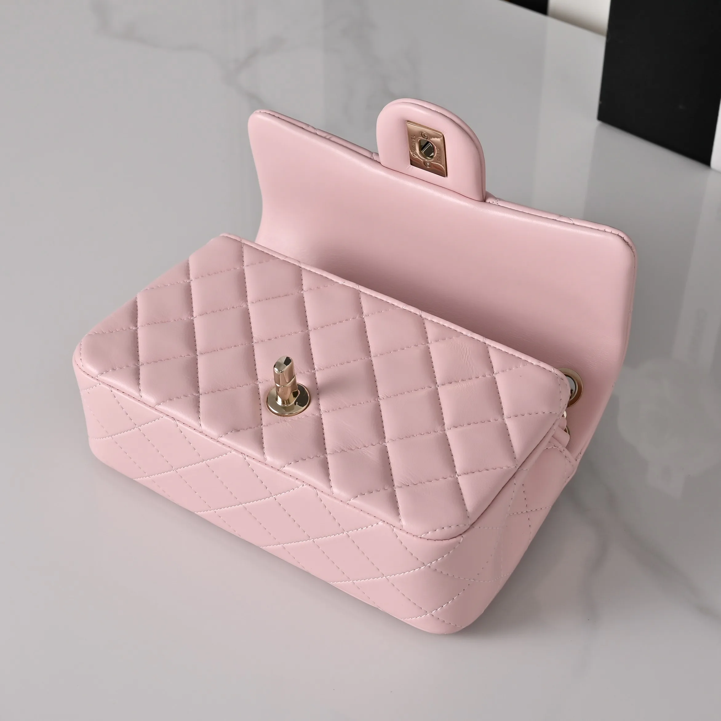 Women's Classic Handbags CHANEL 18207681