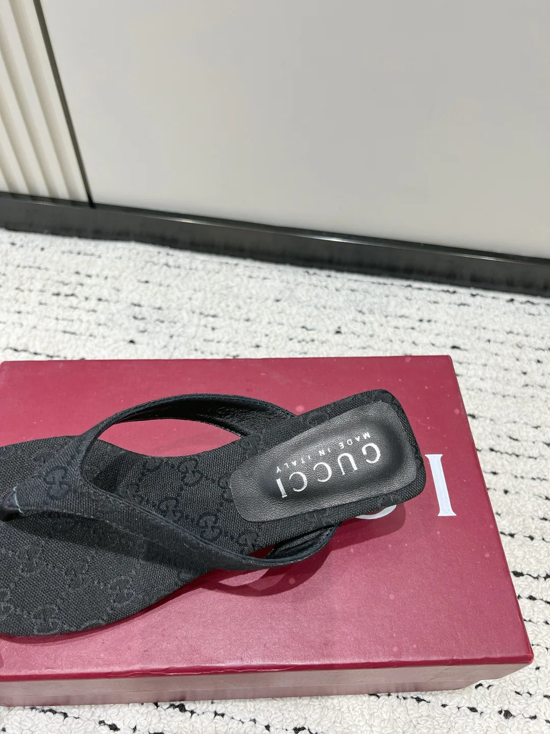 Women's Flip-Flops GUCCI 17637839