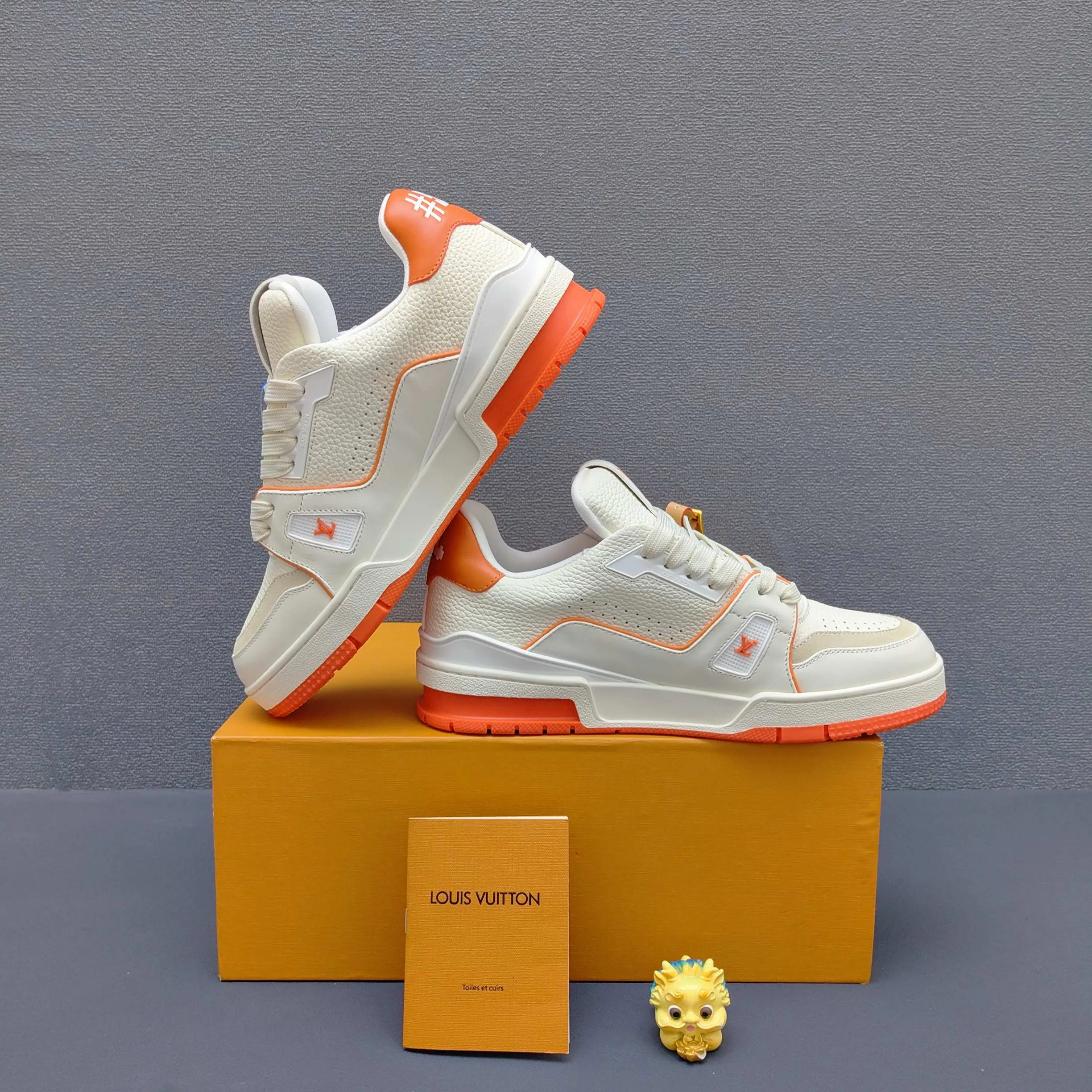 Women's Sneakers LOUIS VUITTON 17725120