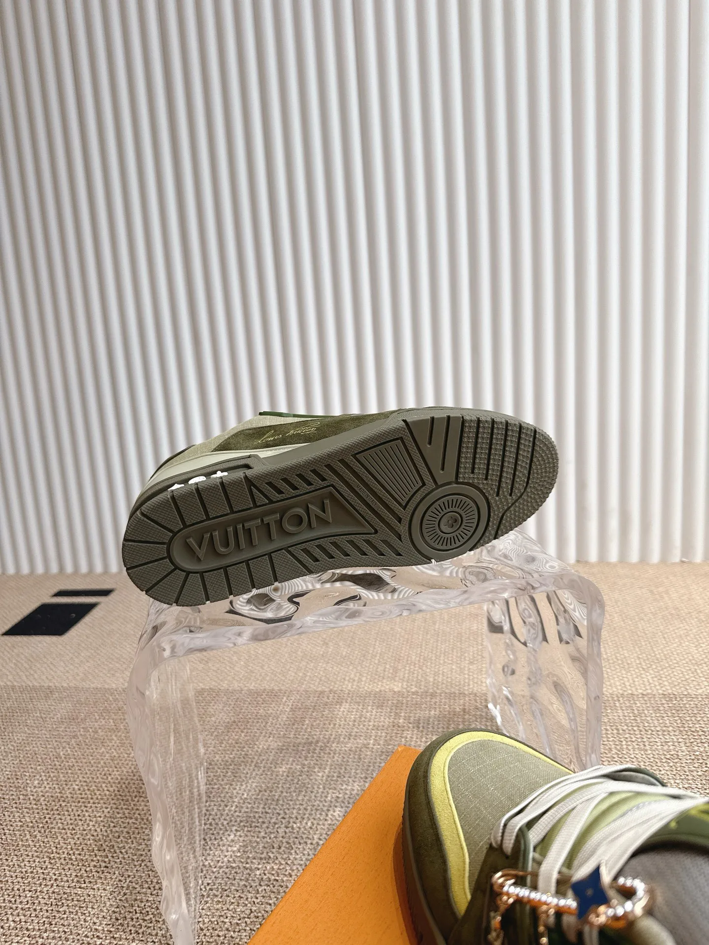 Women's Sneakers LOUIS VUITTON 18324762