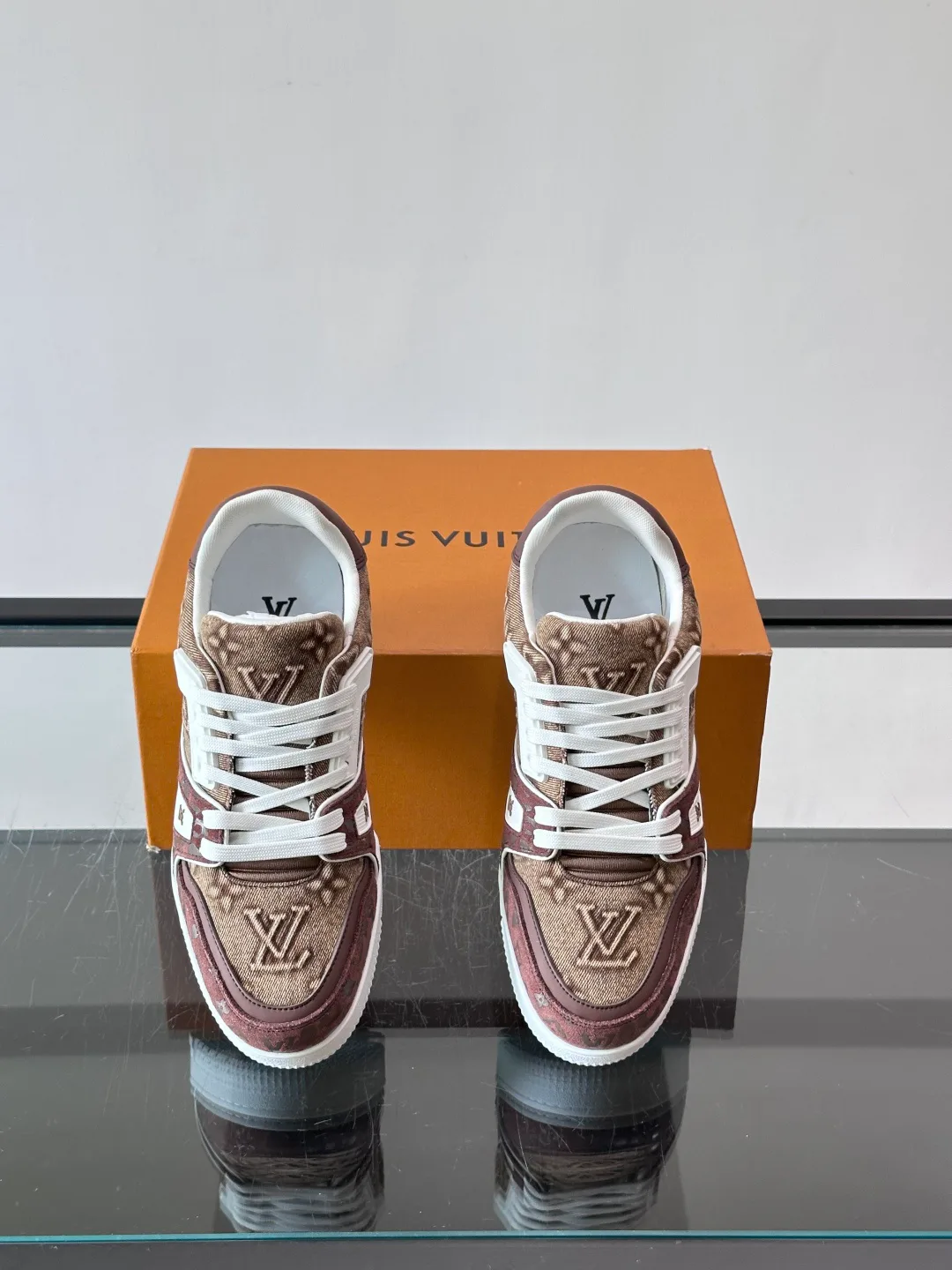 Women's Sneakers LOUIS VUITTON 17466868