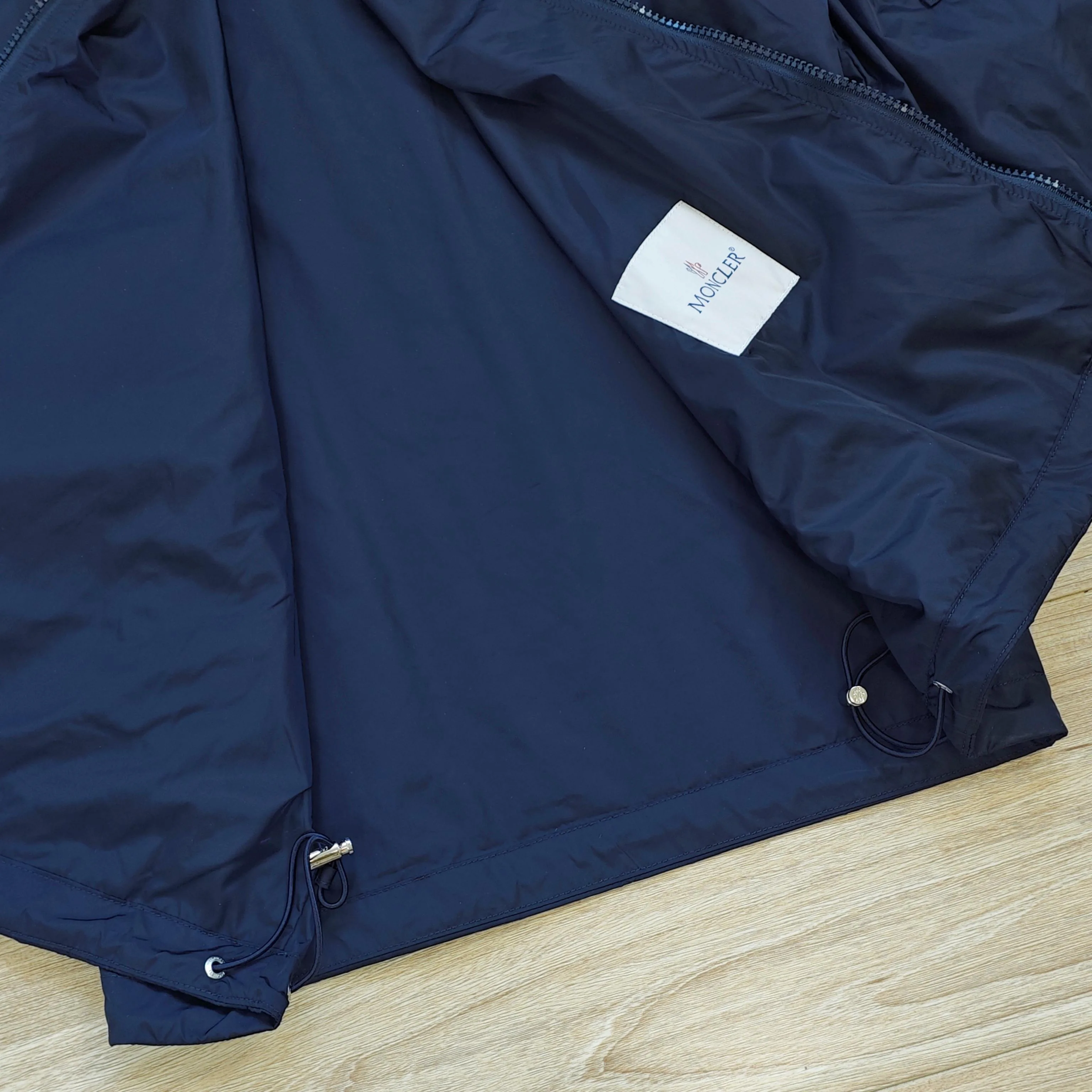 Women's Jackets And Down Jackets MONCLER 18052154
