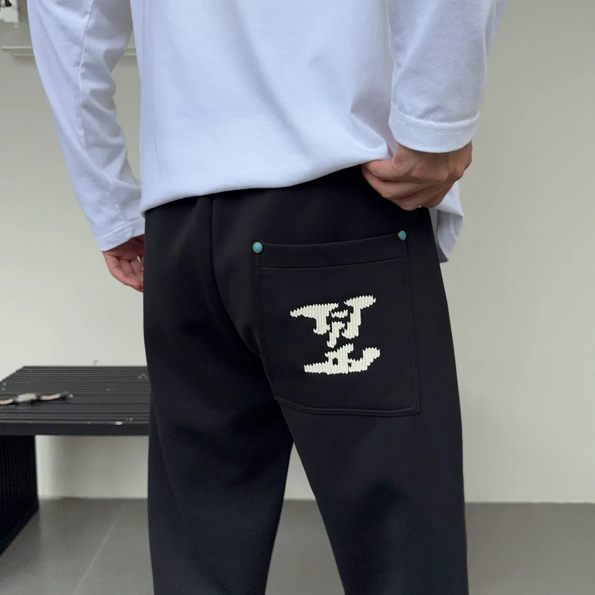 Men's Trousers LOUIS VUITTON 18178465