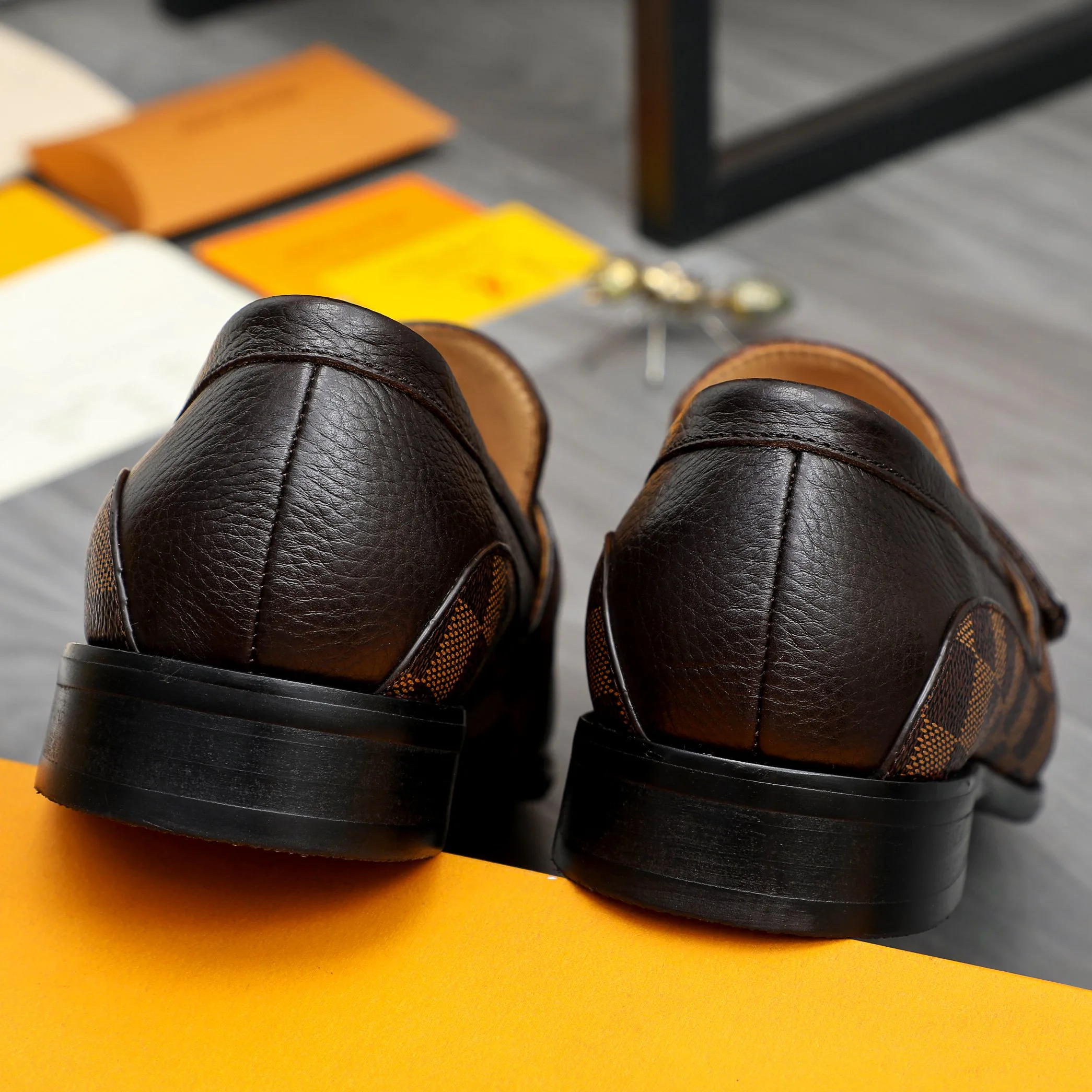 Men's Loafers And Dress Shoes LOUIS VUITTON 17812319
