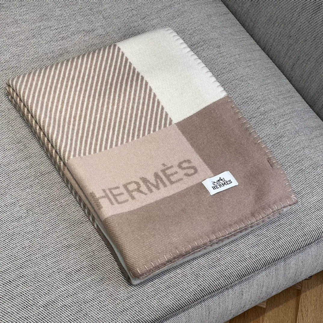 Textiles HERMES 17992443