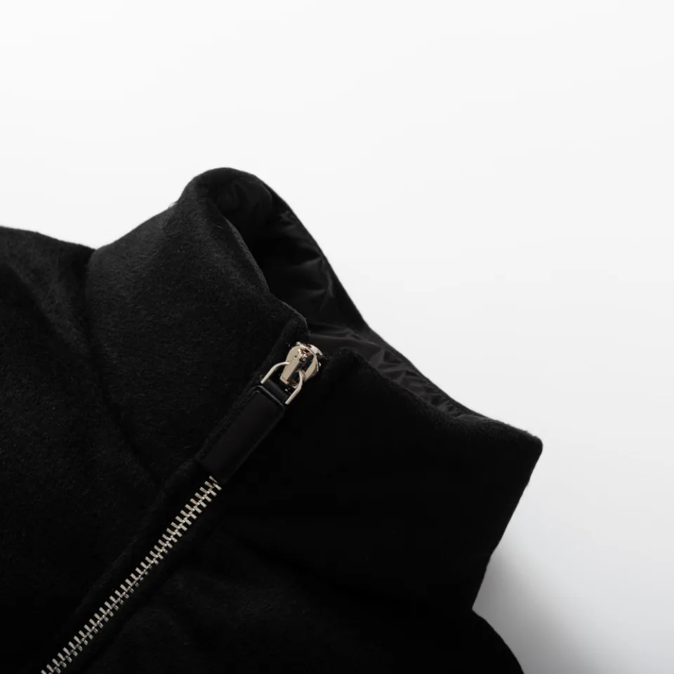 Women's Jackets And Down Jackets PRADA 18043693