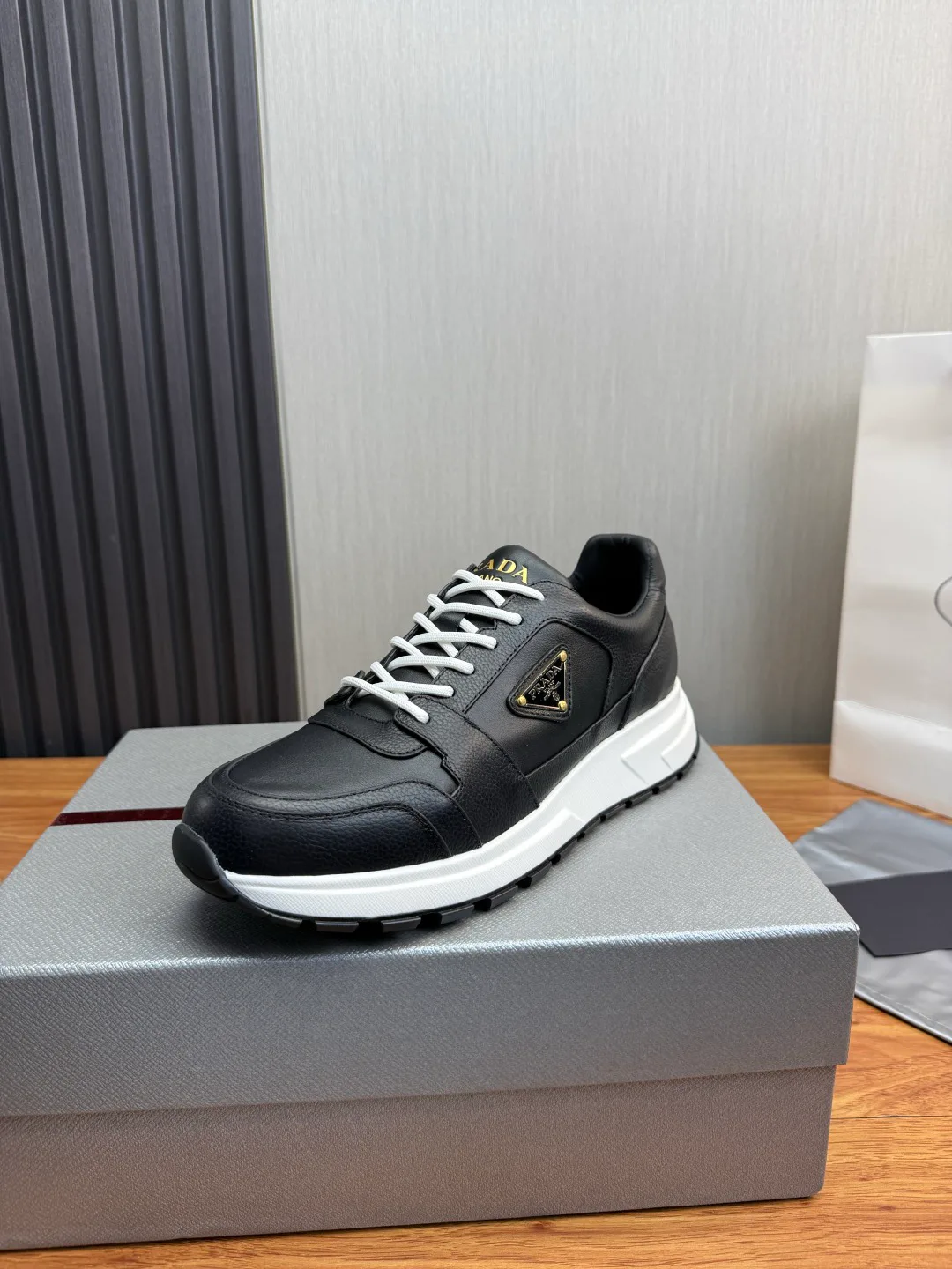Men's Sneakers PRADA 18418641