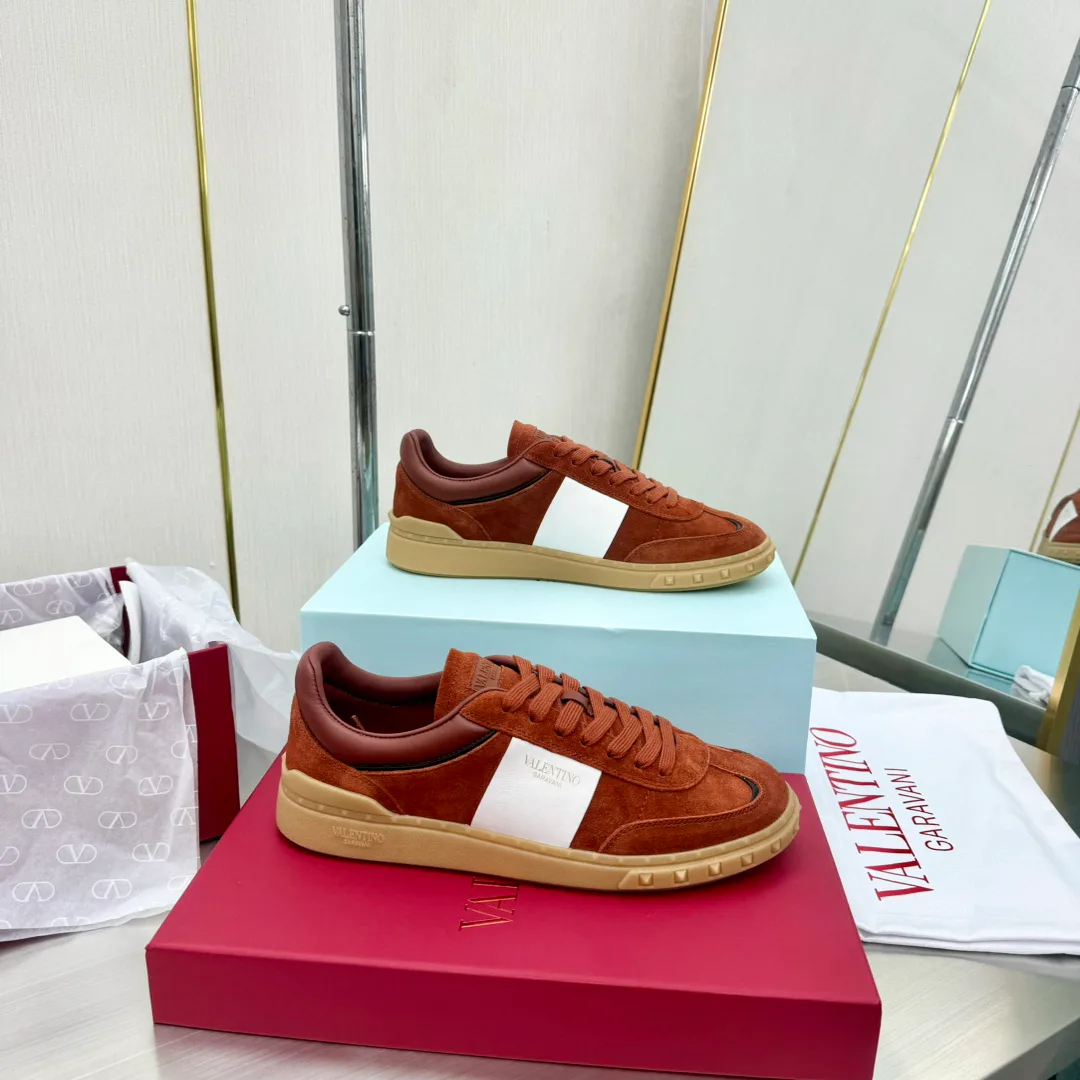 Women's Sneakers VALENTINO 17955037