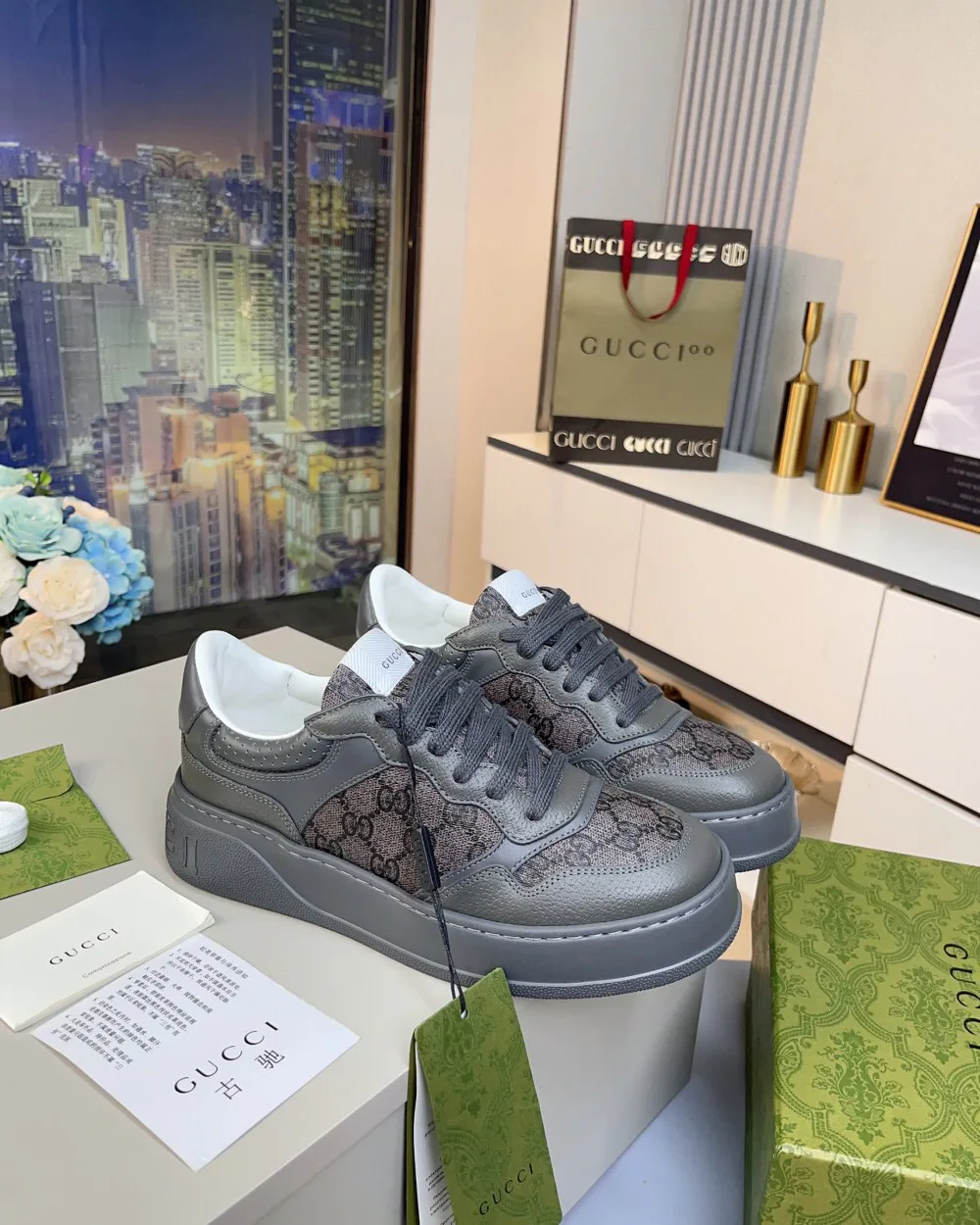 Women's Sneakers GUCCI 18369612