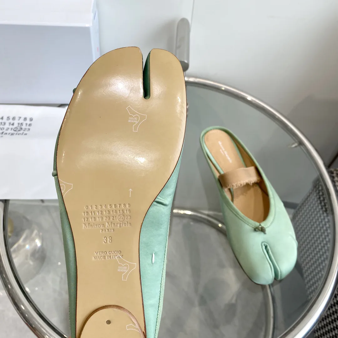 Women's Mules And Clogs MAISON MARGIELA 18092250