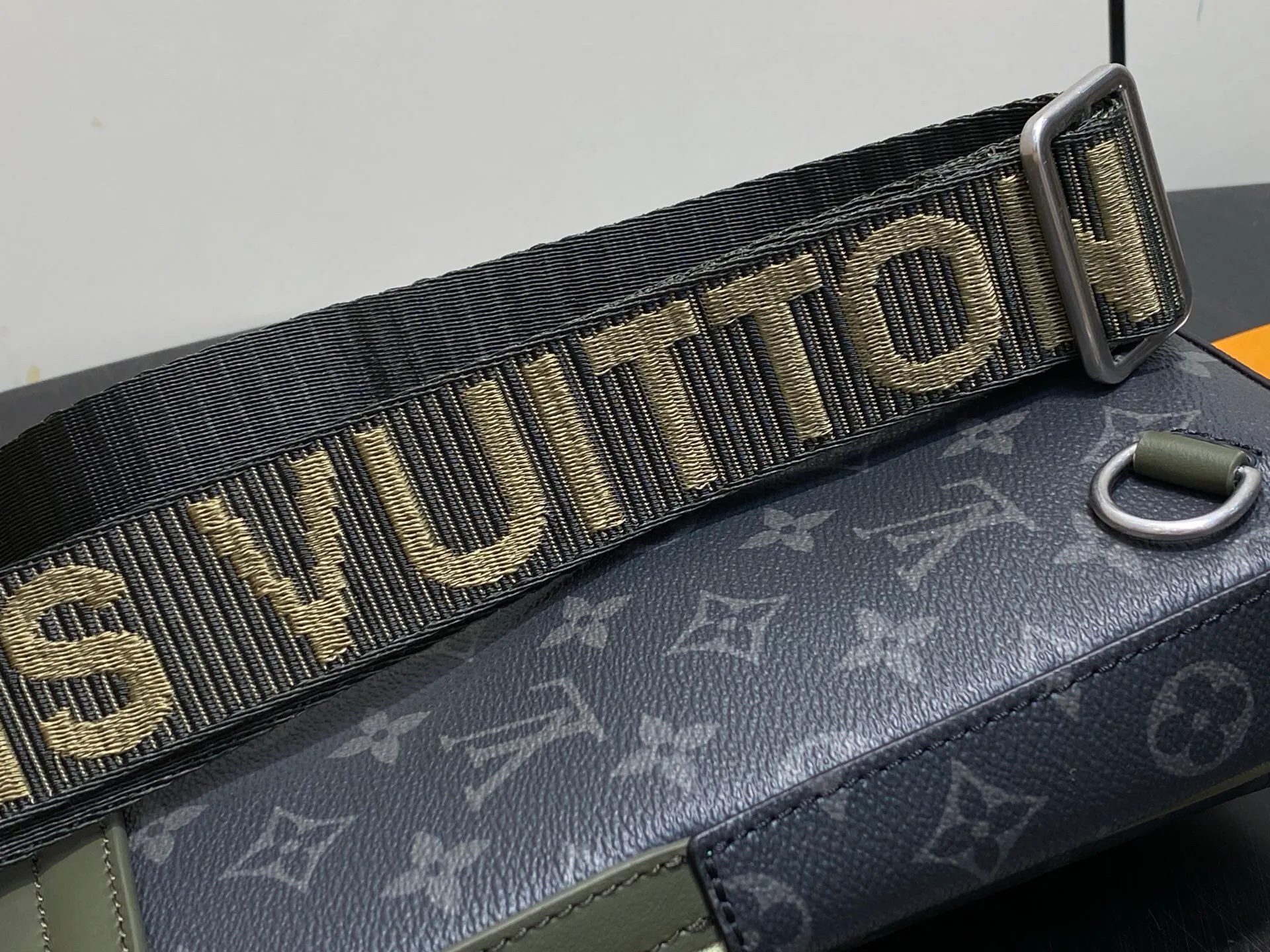 Women's Shoulder Bags LOUIS VUITTON 17548262