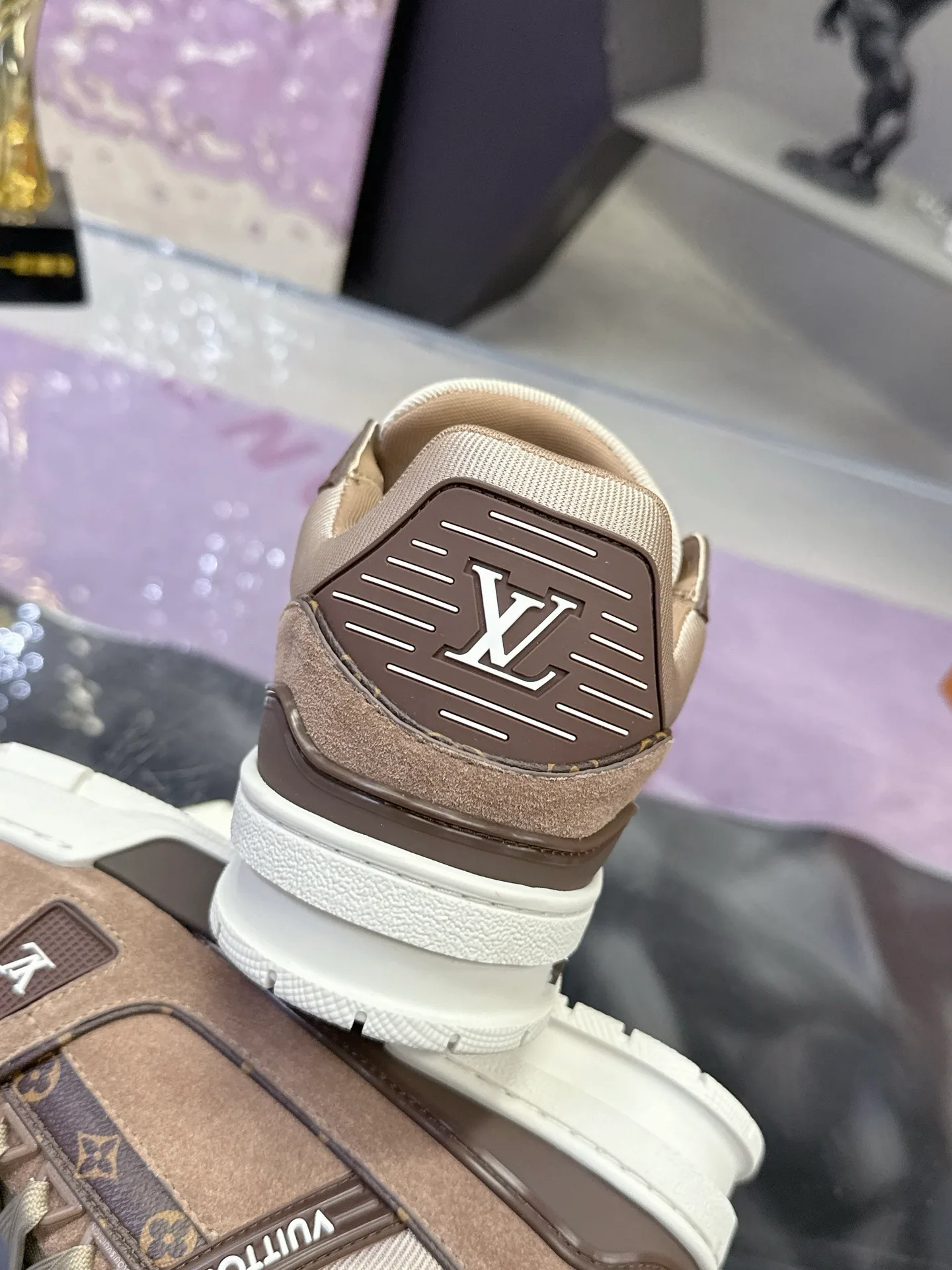 Women's Sneakers LOUIS VUITTON 17530416