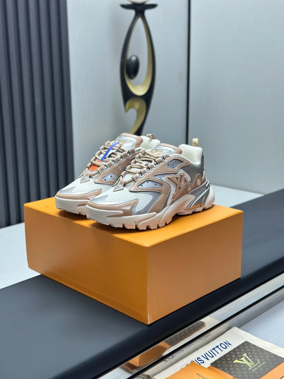 Men's Sneakers LOUIS VUITTON 18211993