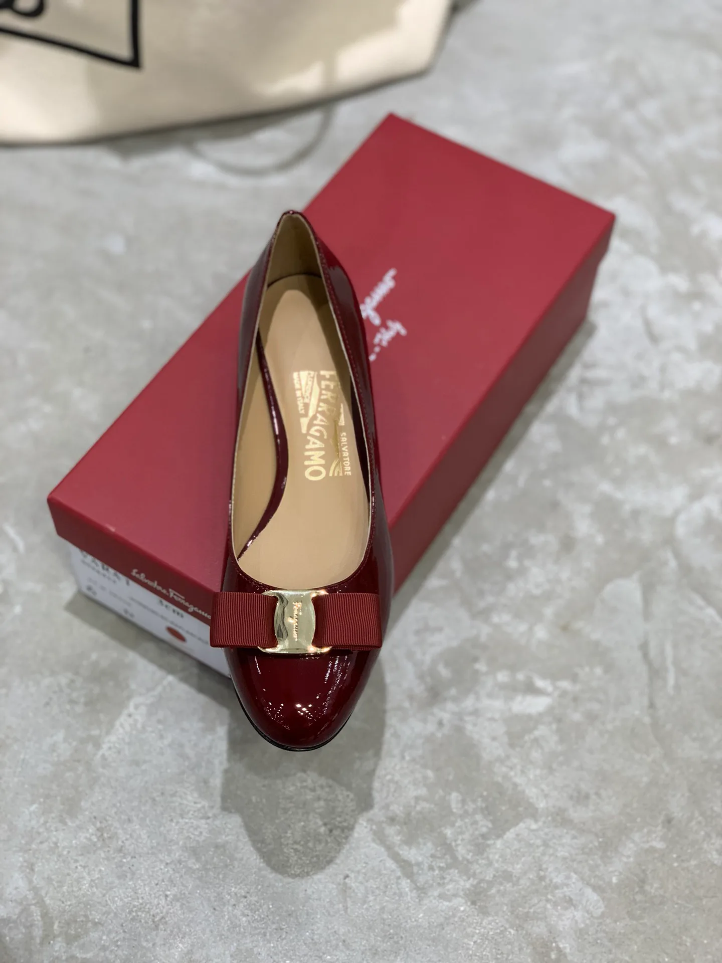 Women's Ballet Flats SALVATORE FERRAGAMO 18340660