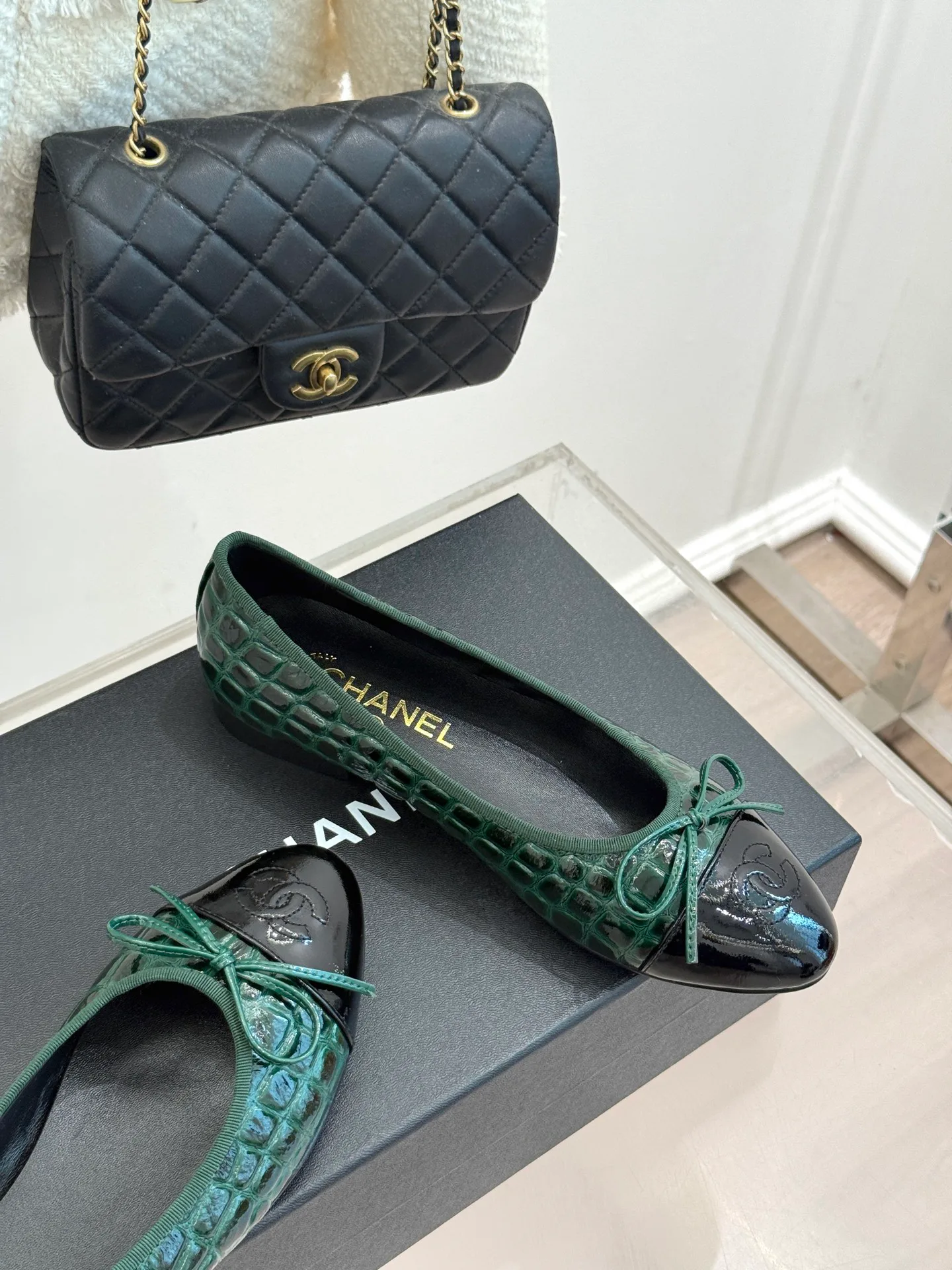 Women's Ballet Flats CHANEL 17406181