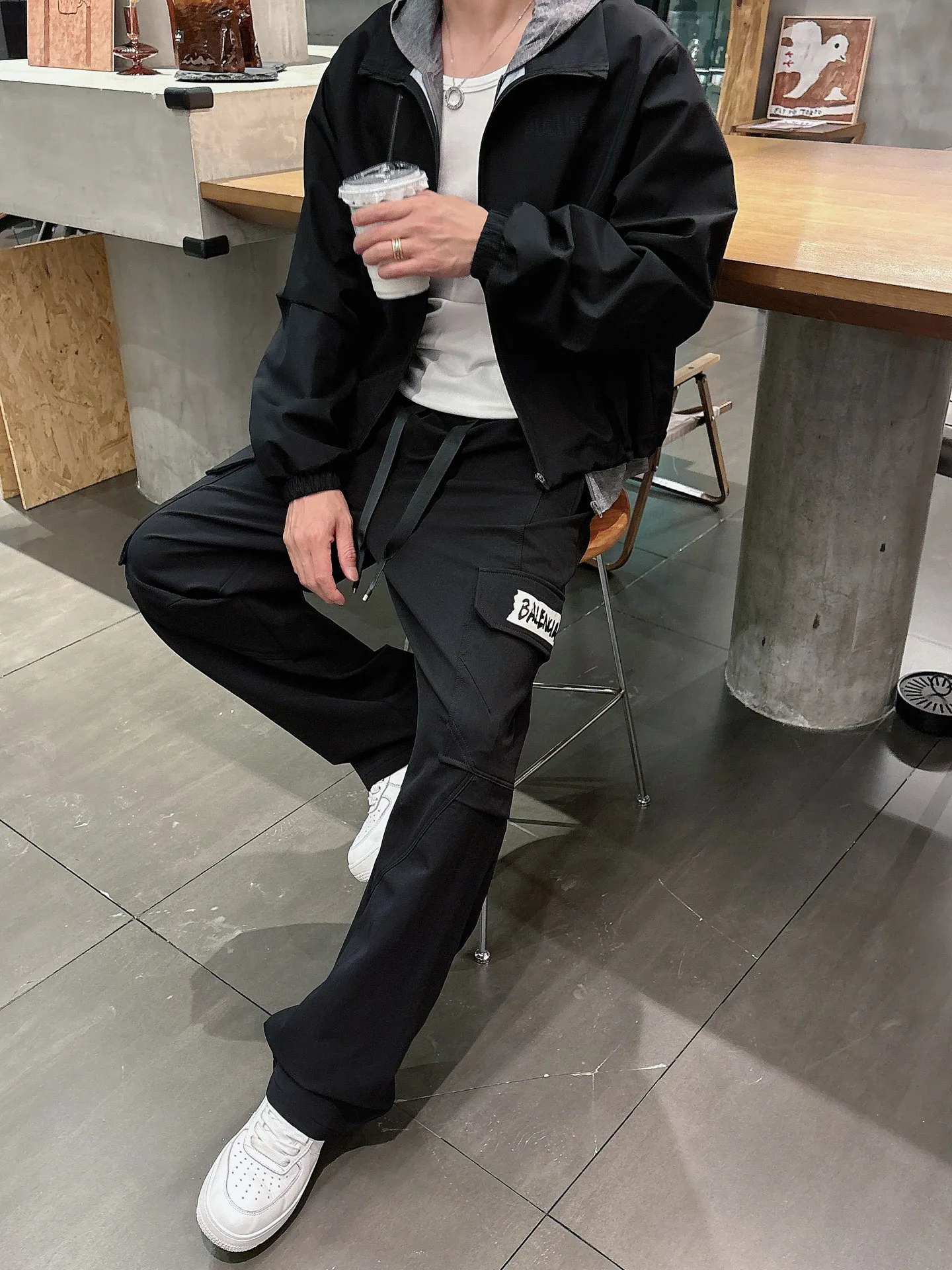 Men's Trousers BALENCIAGA 18340445