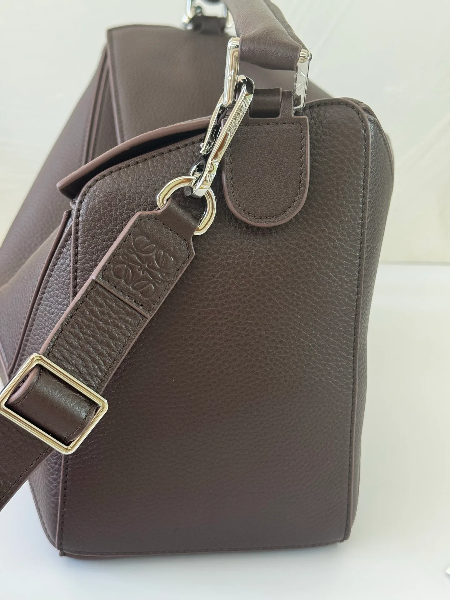 Women's Classic Handbags LOEWE 17271538