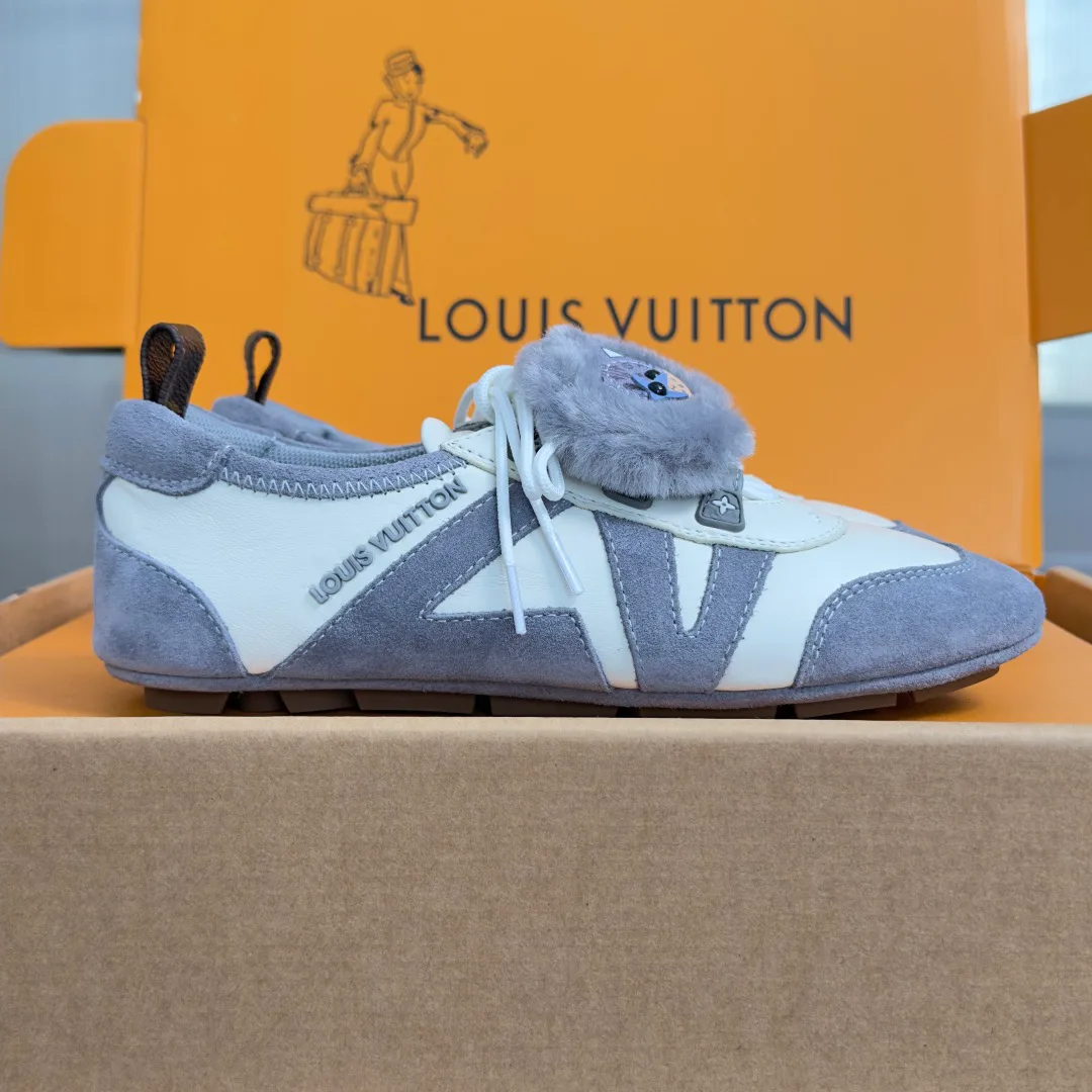 Women's Sneakers LOUIS VUITTON 17415513