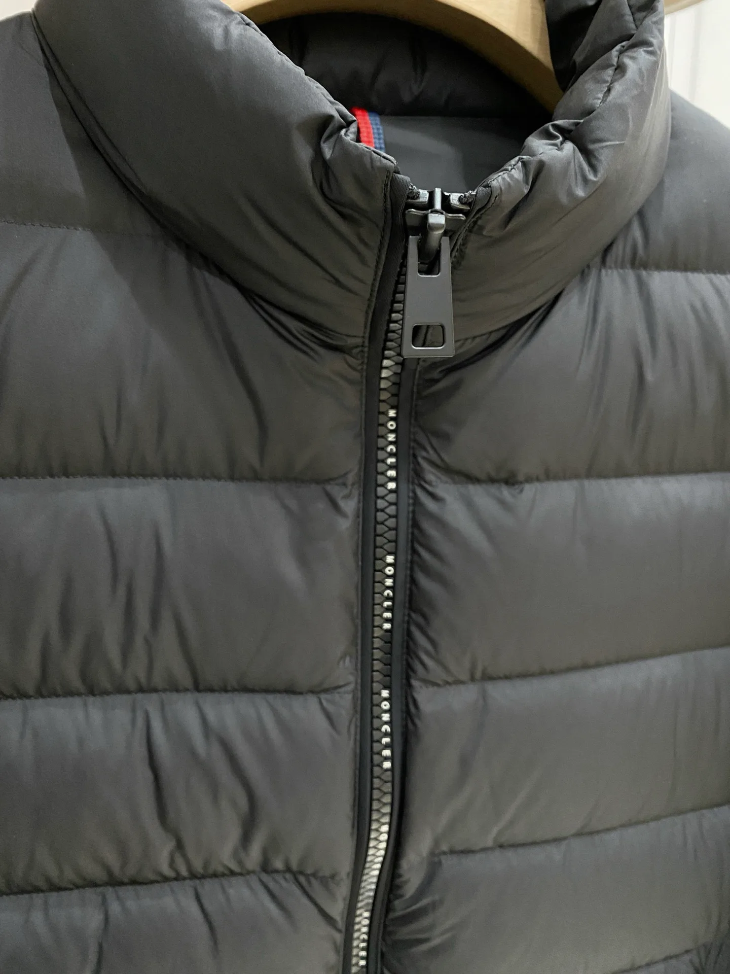 Куртки И Пуховики Мужские Moncler 18596327