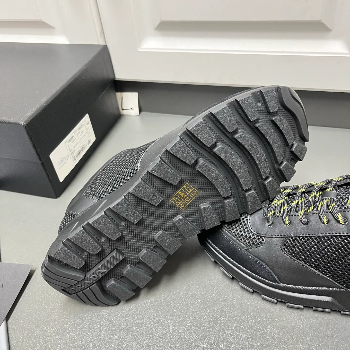 Men's Sneakers PRADA 17636527