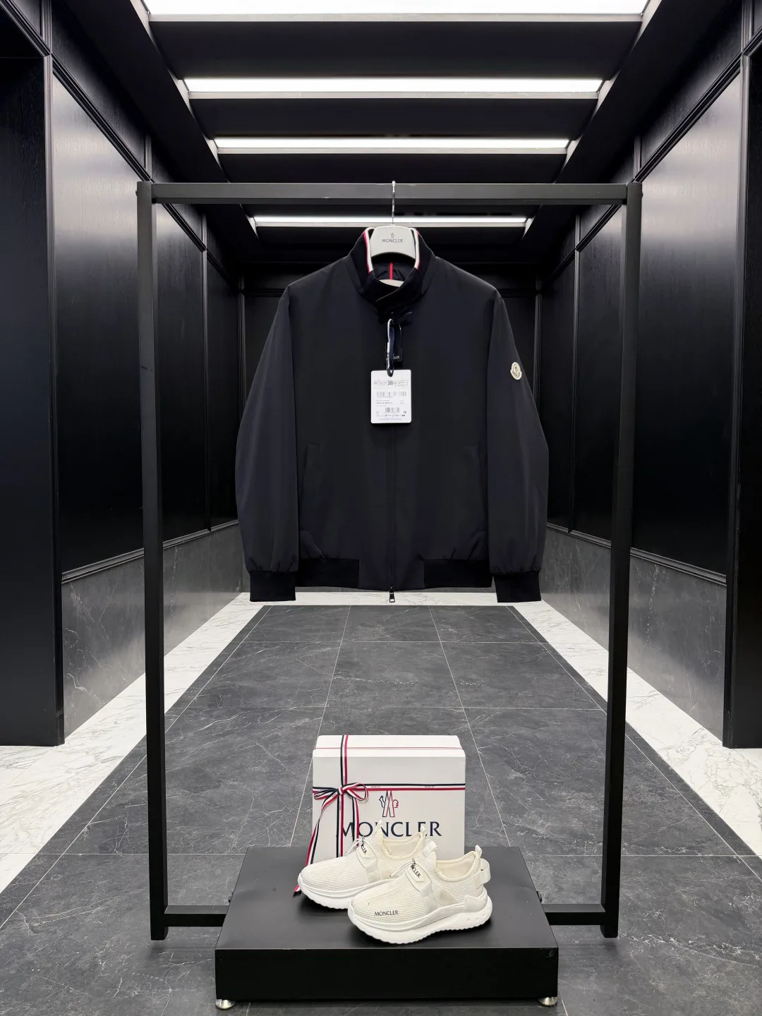 Куртки И Пуховики Мужские Moncler 18596198