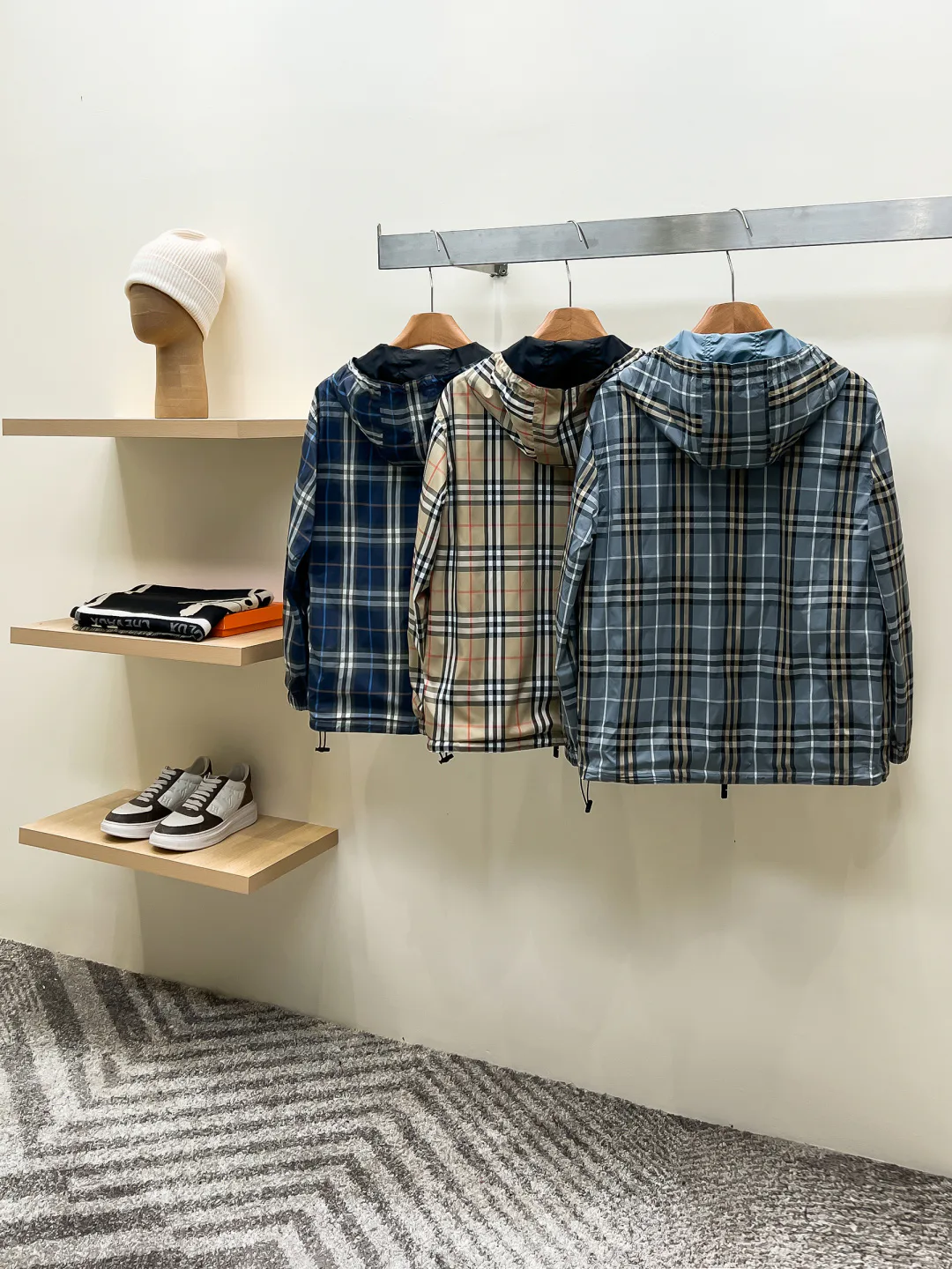 Men's Jackets And Down Jackets BURBERRY 18499066