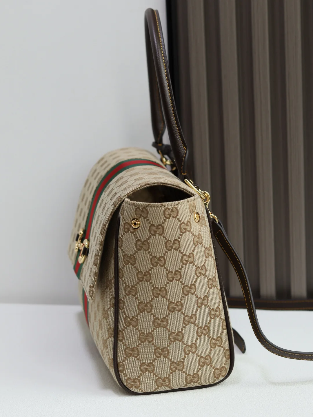 Классические Сумки Женские Gucci 18614577