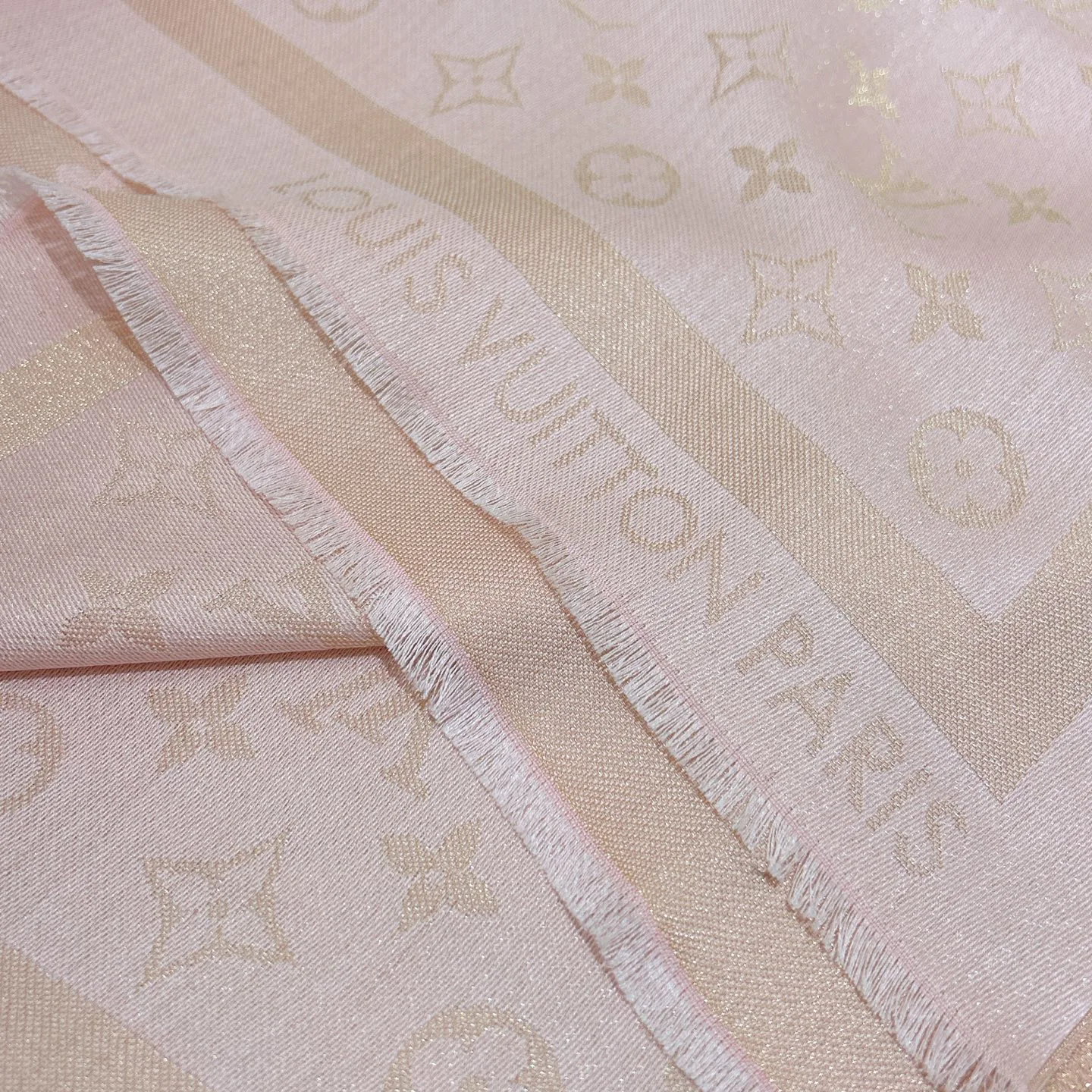 Scarves LOUIS VUITTON 18267556