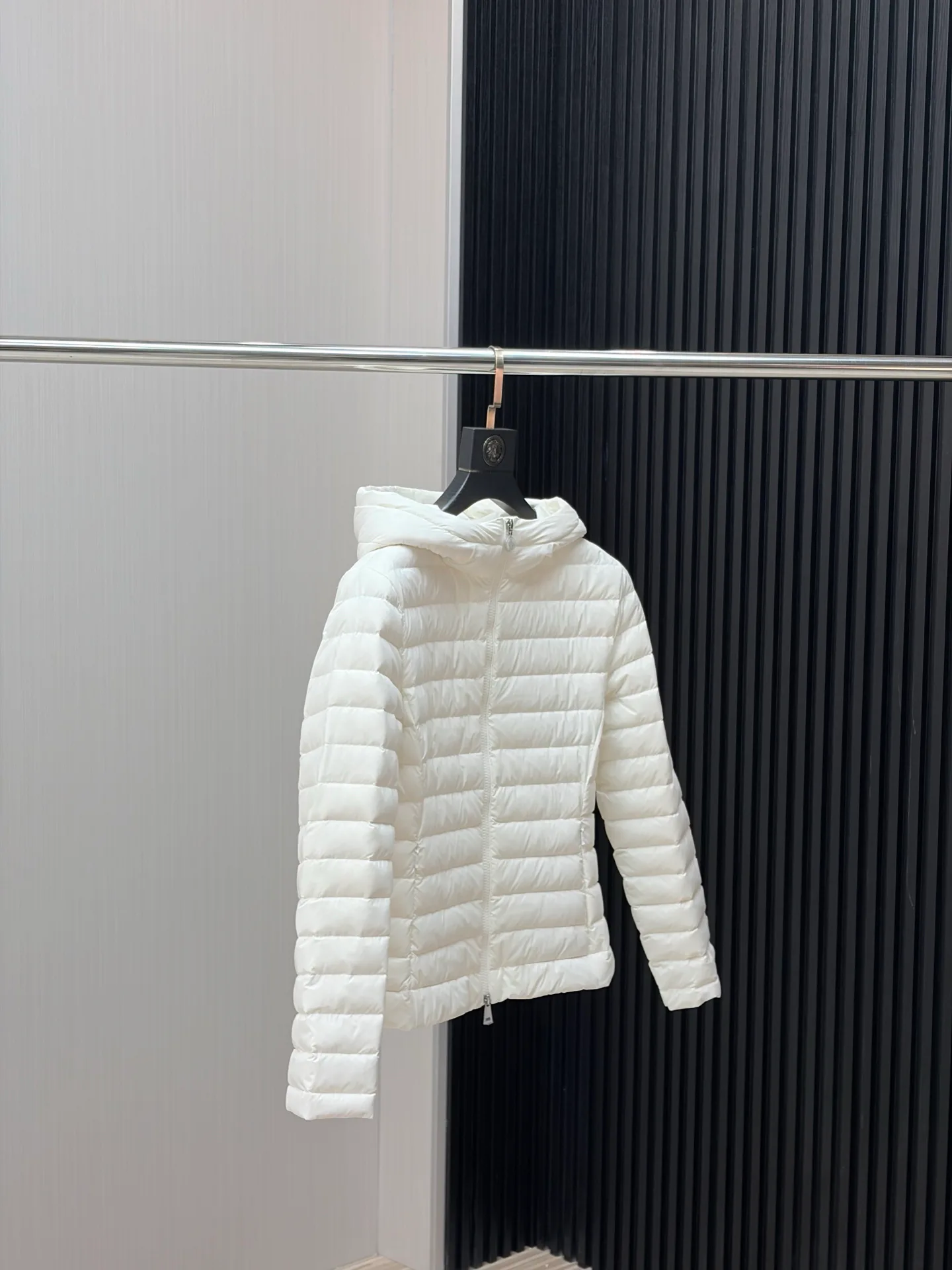 Men's Jackets And Down Jackets MONCLER 17908041