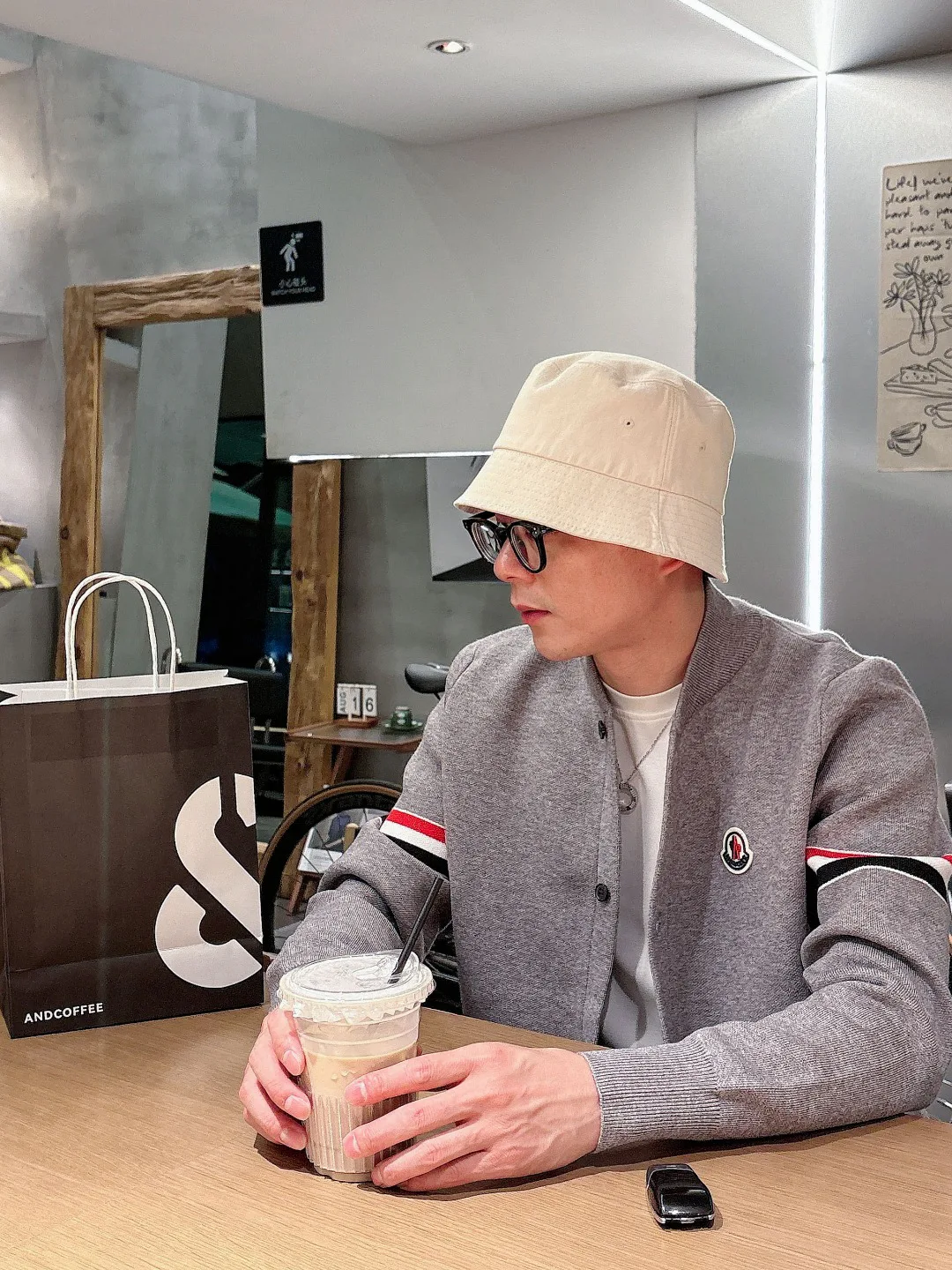 Men's Jumpers And Sweaters MONCLER 18543092