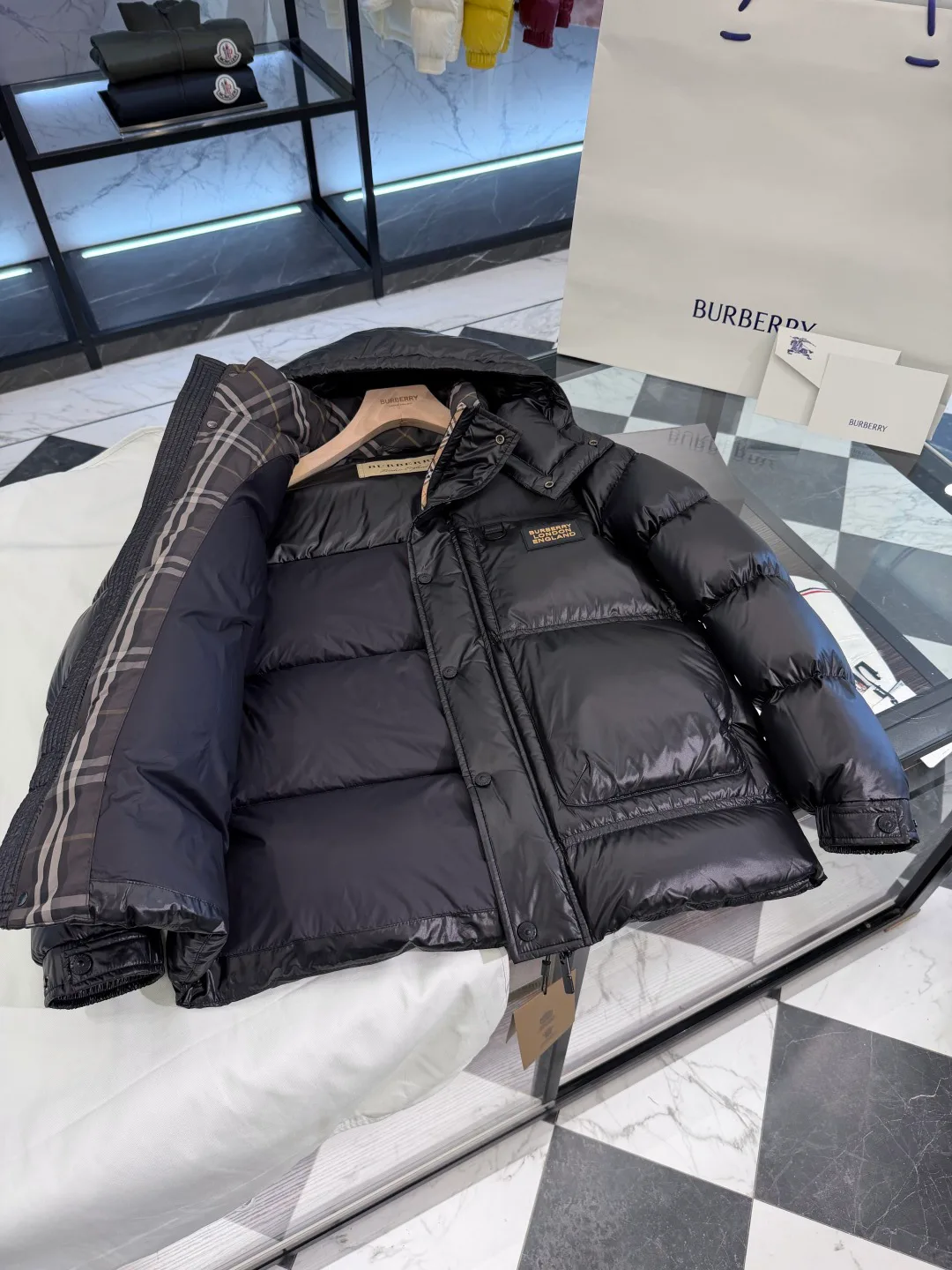 Women's Jackets And Down Jackets BURBERRY 17876507